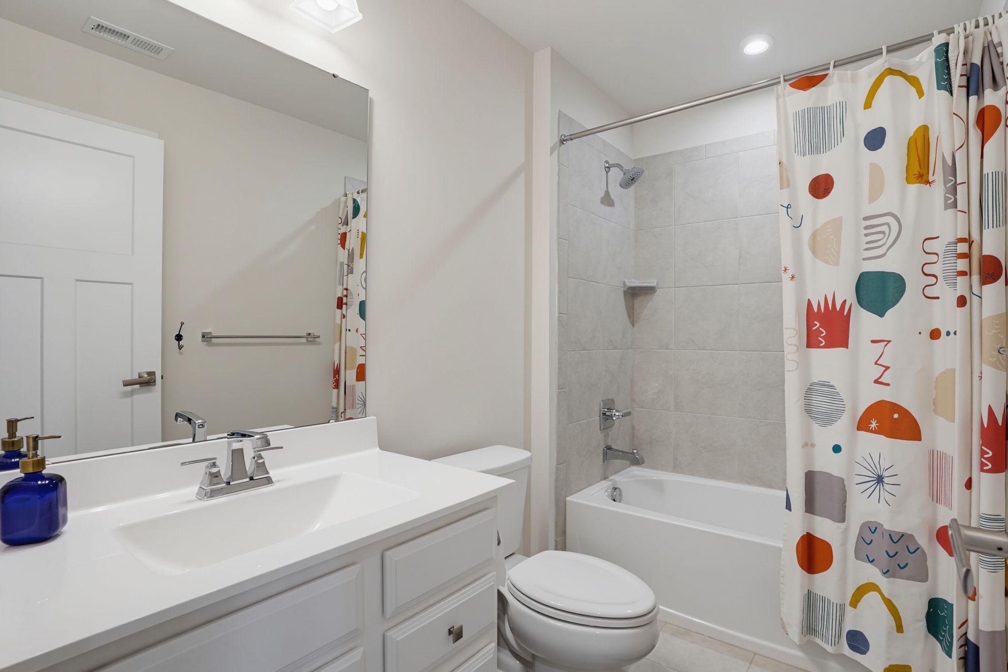 1237 BENJAMIN