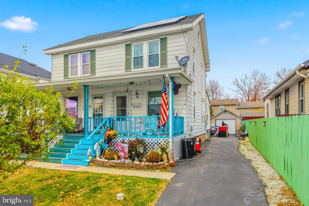810 PLEASANT AVENUE