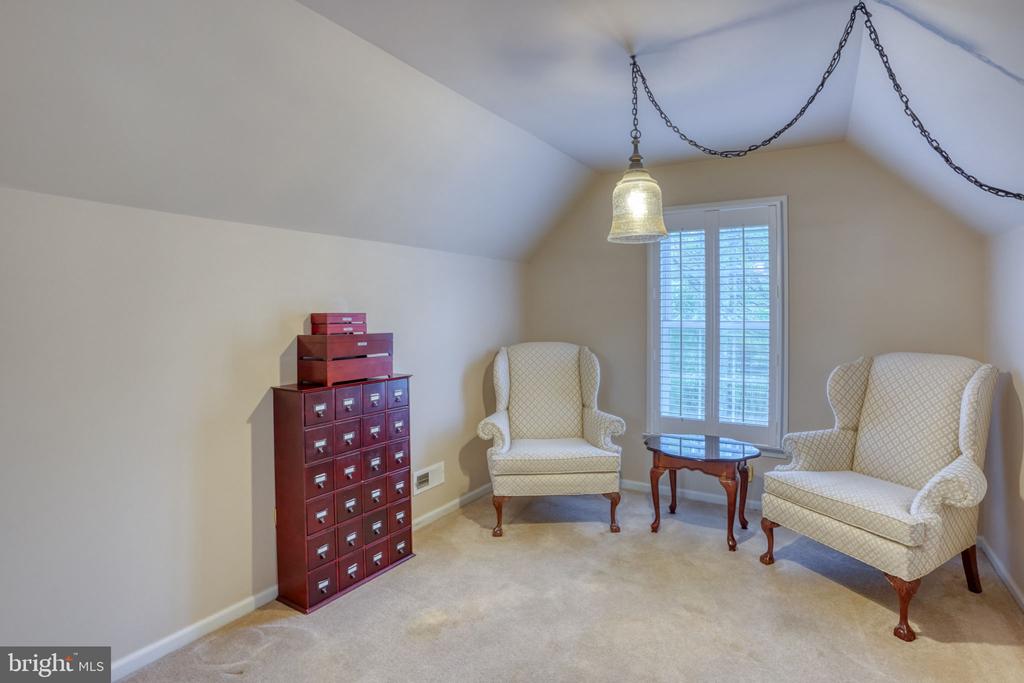 357 WILLITS WAY