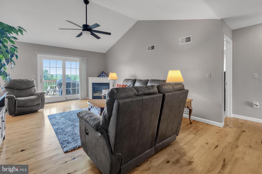 210 Broadmoor Dr