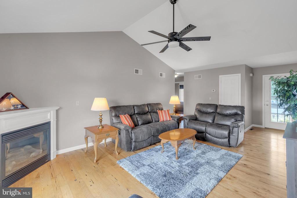 210 Broadmoor Dr