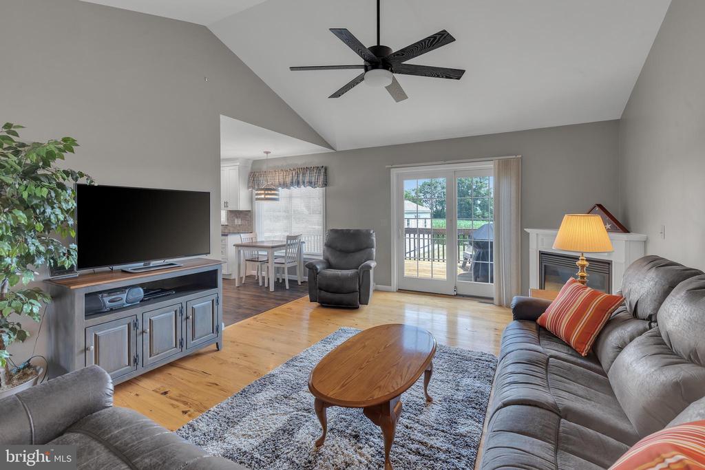 210 Broadmoor Dr