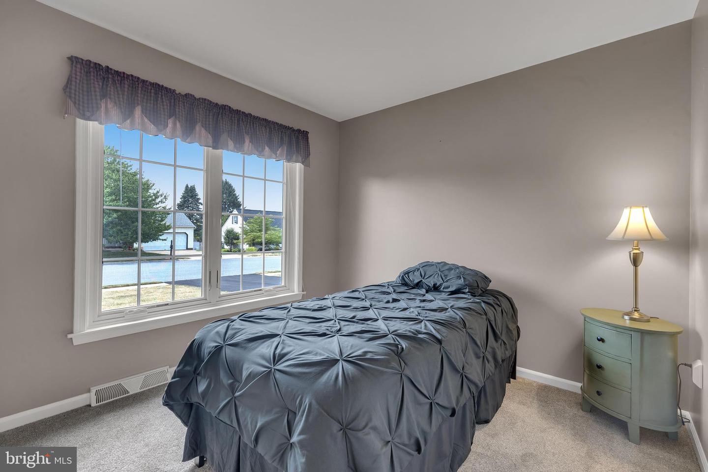 210 Broadmoor Dr