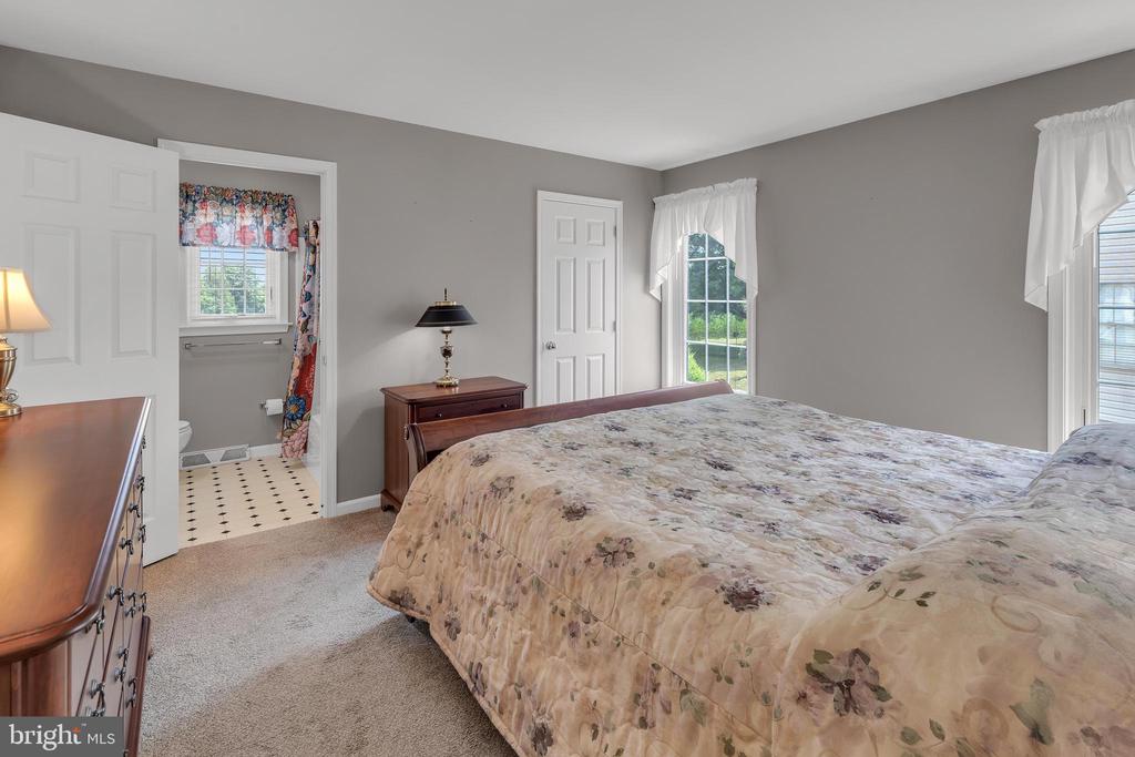 210 Broadmoor Dr