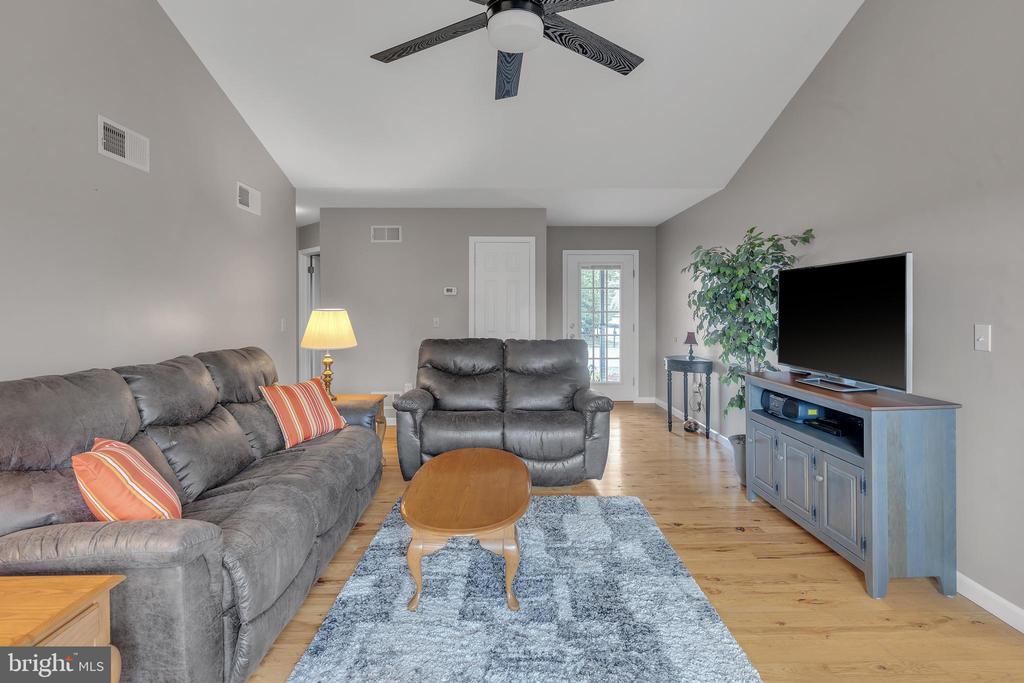 210 Broadmoor Dr