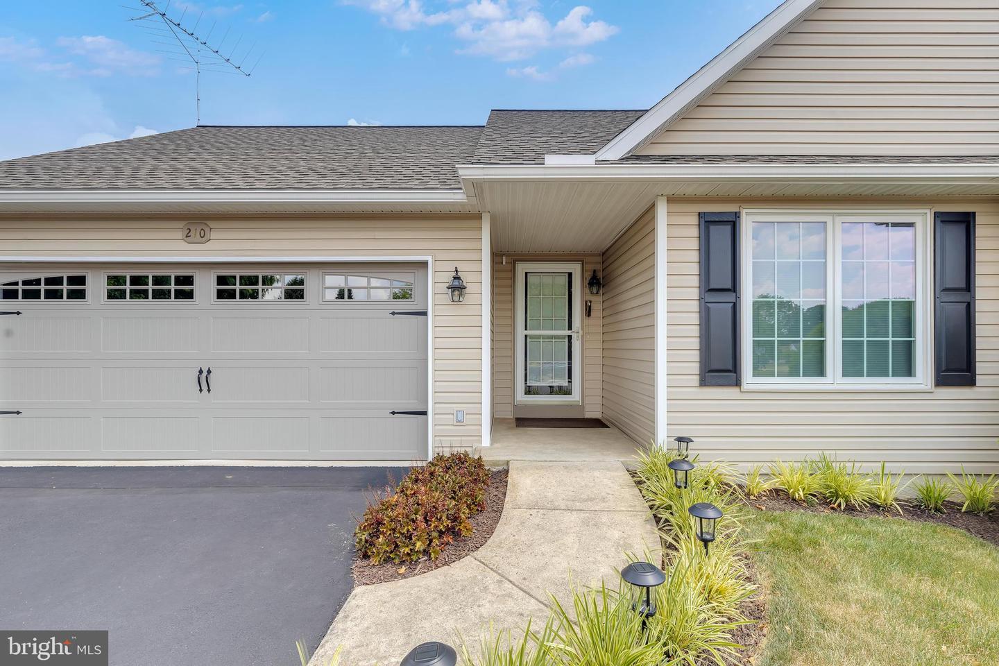 210 Broadmoor Dr