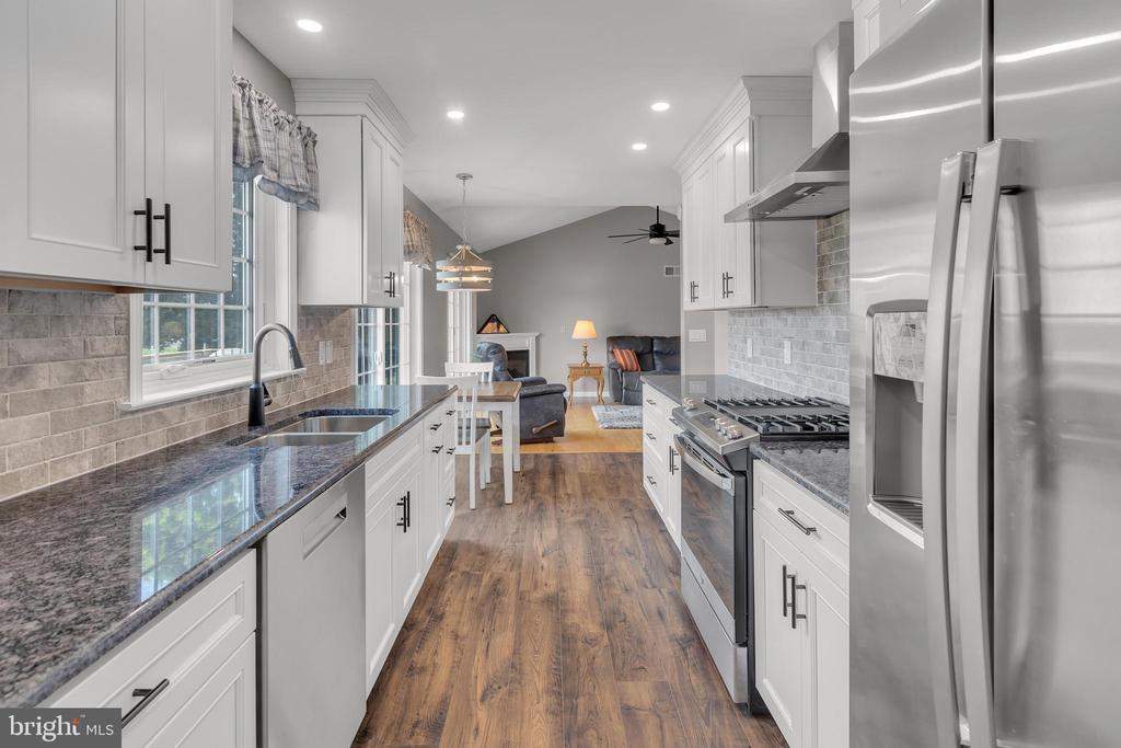 210 Broadmoor Dr
