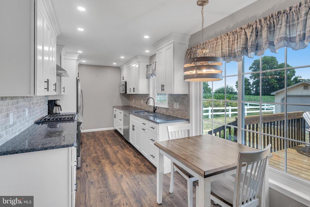 210 Broadmoor Dr