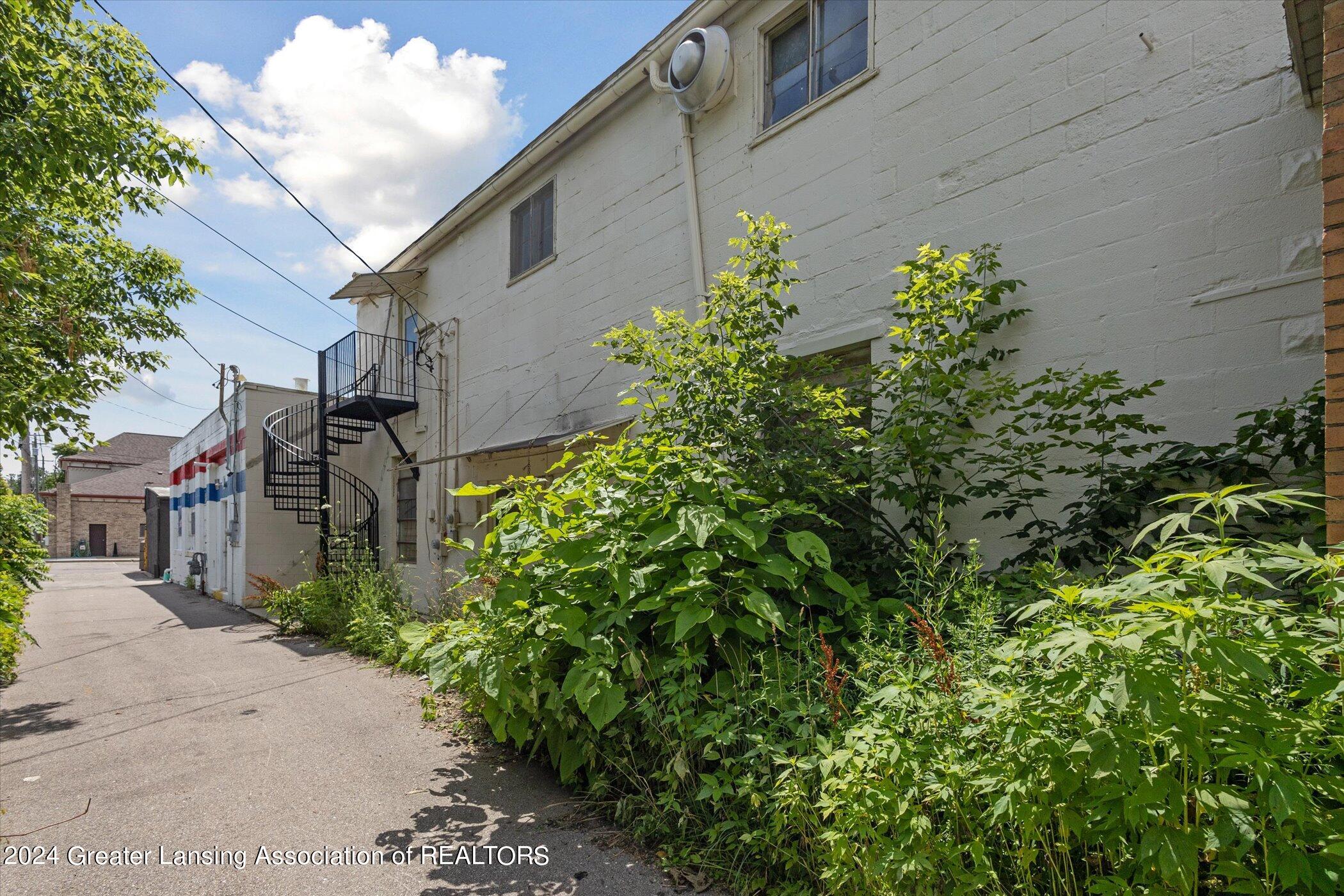 141 E Grand River Avenue