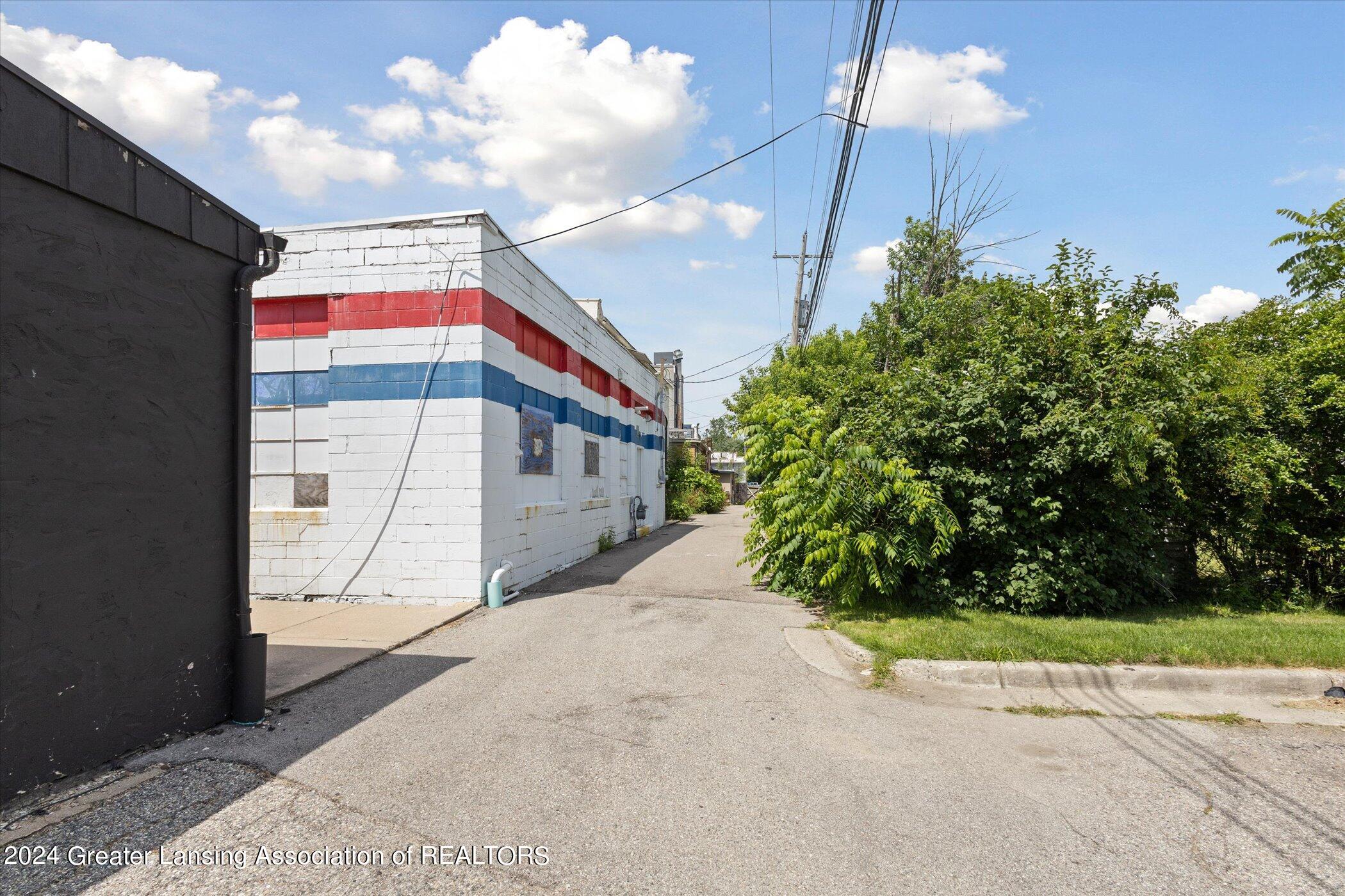 141 E Grand River Avenue