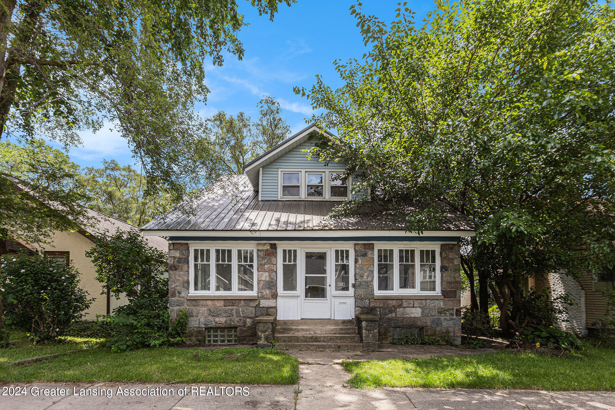 1218 SW Whiting Street