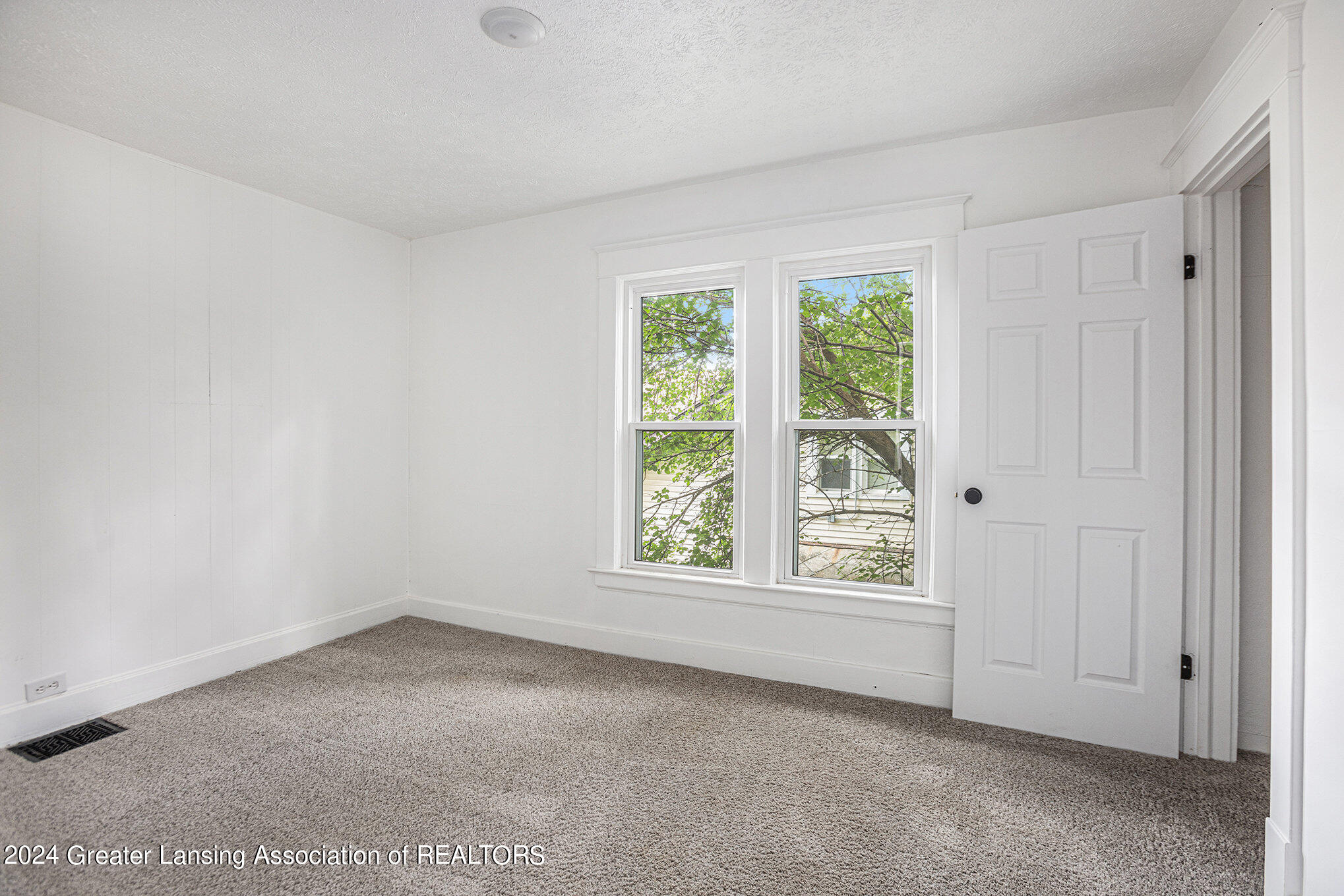 1218 SW Whiting Street