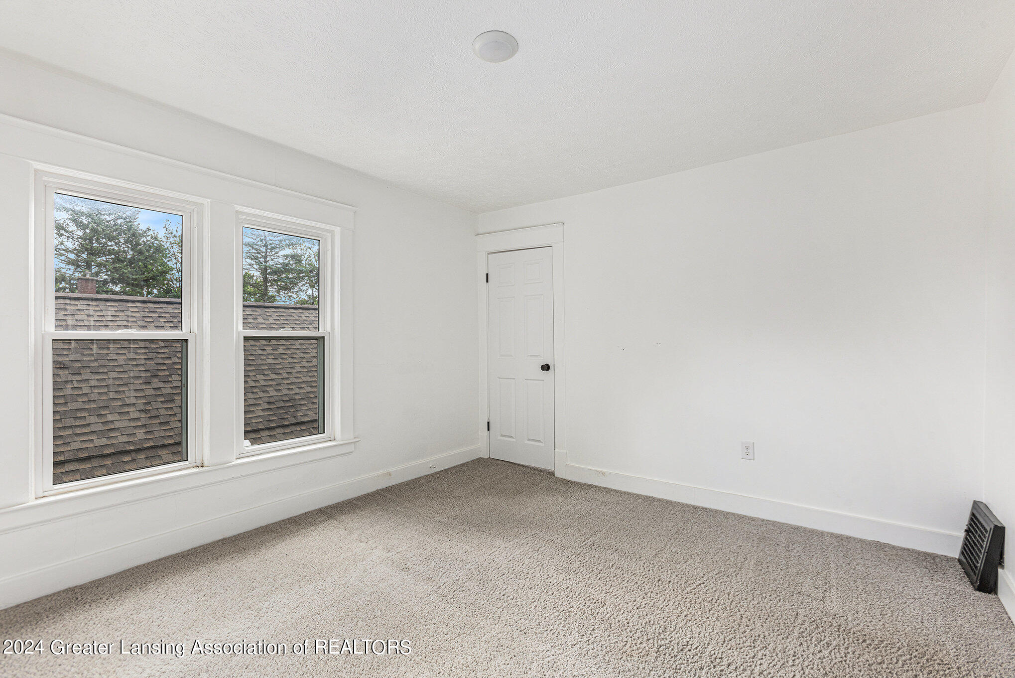 1218 SW Whiting Street