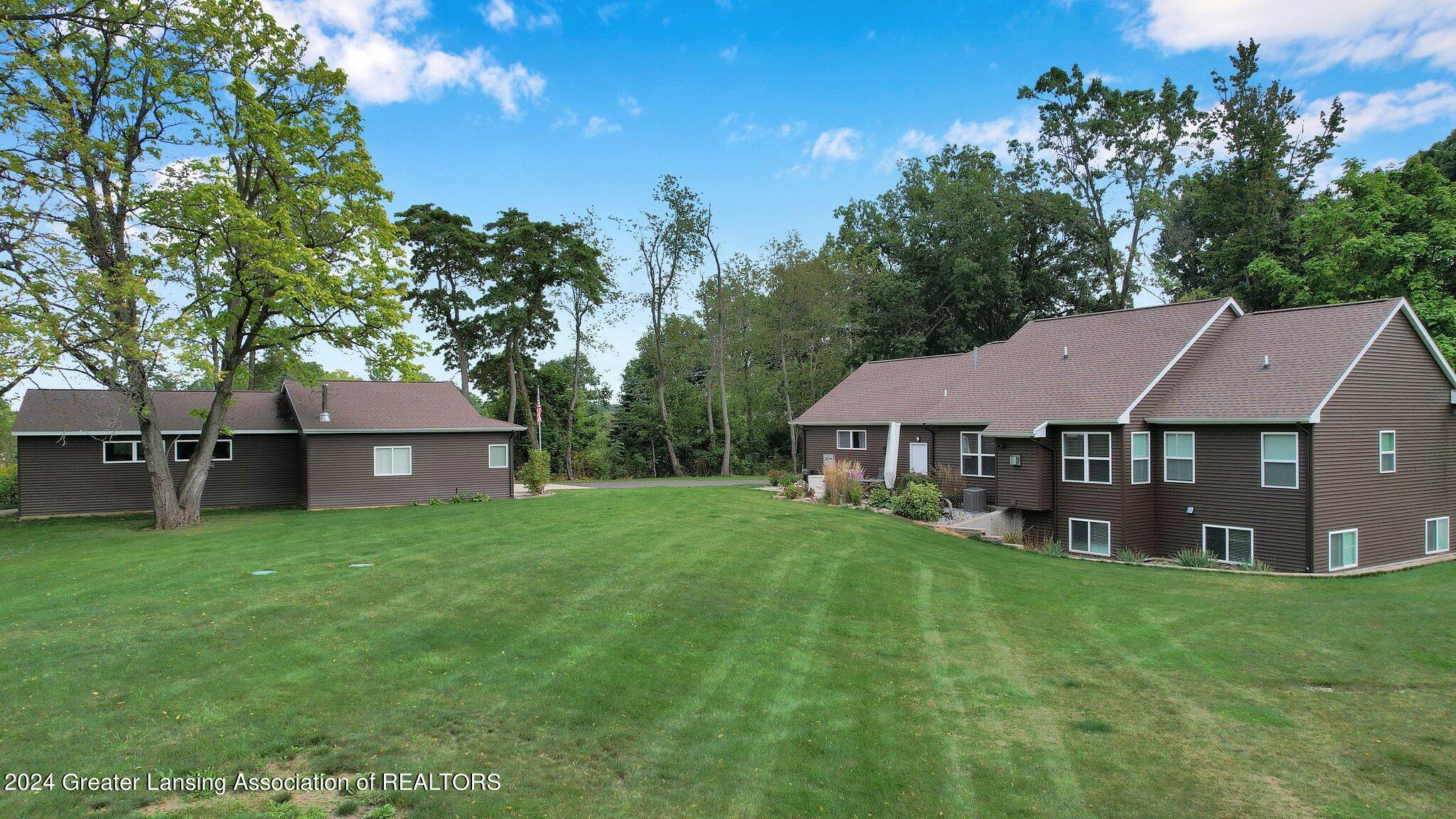 6235 E Round Lake Road