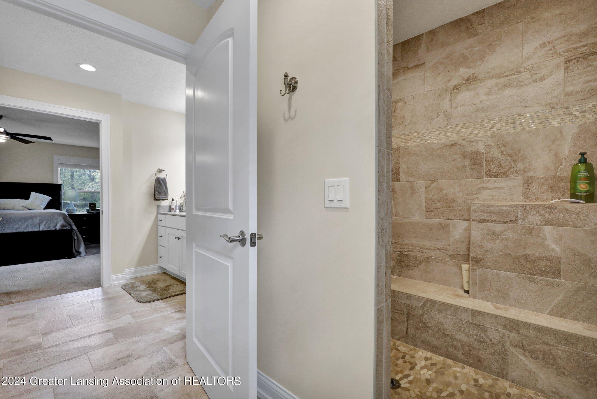 6235 E Round Lake Road