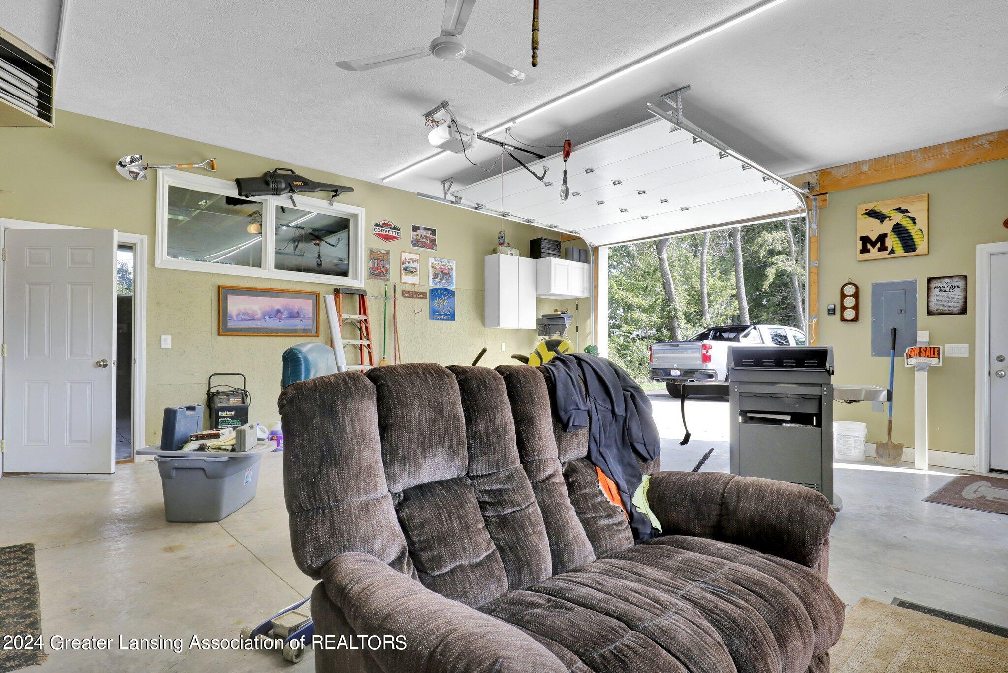 6235 E Round Lake Road