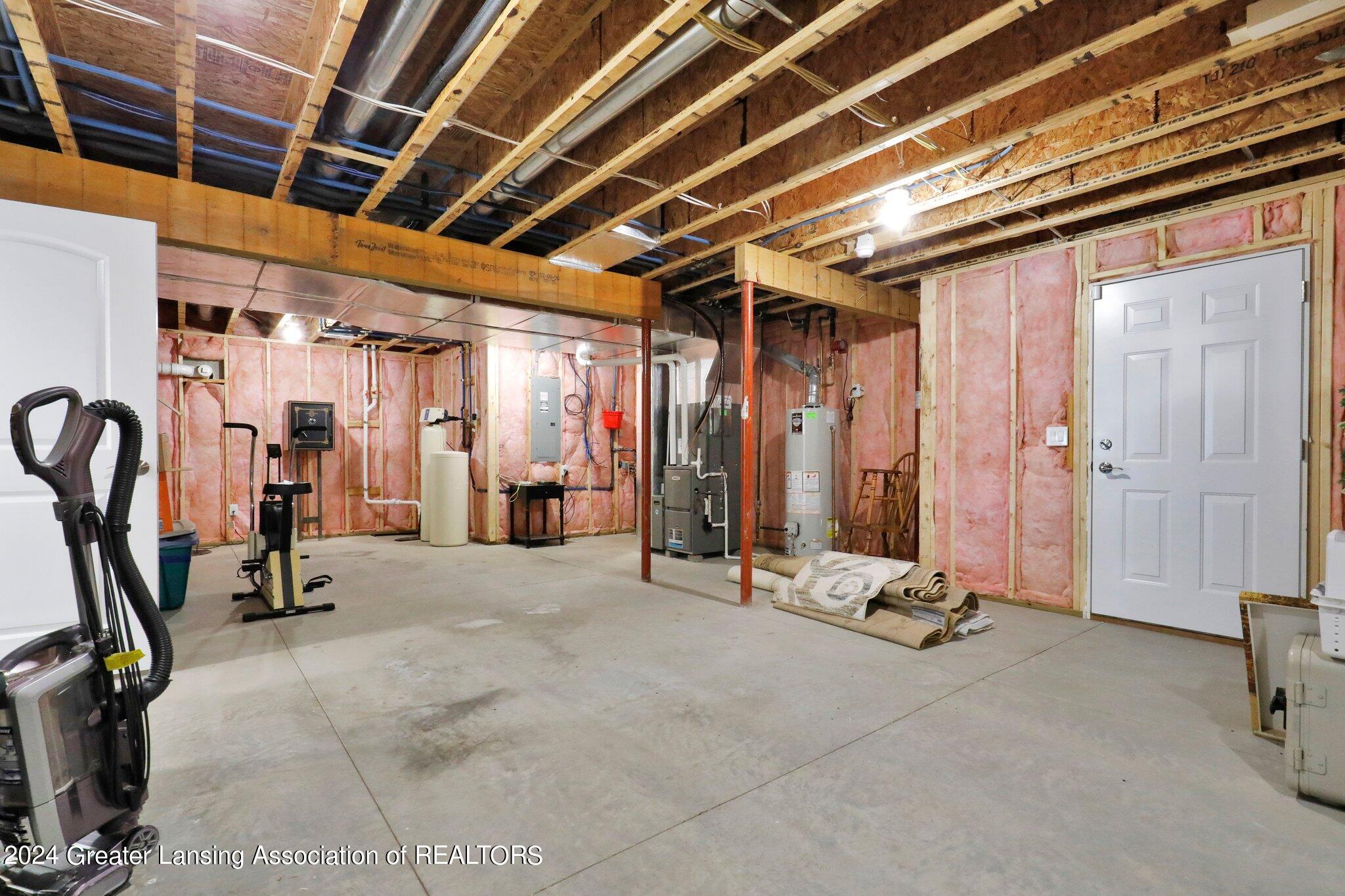 6235 E Round Lake Road