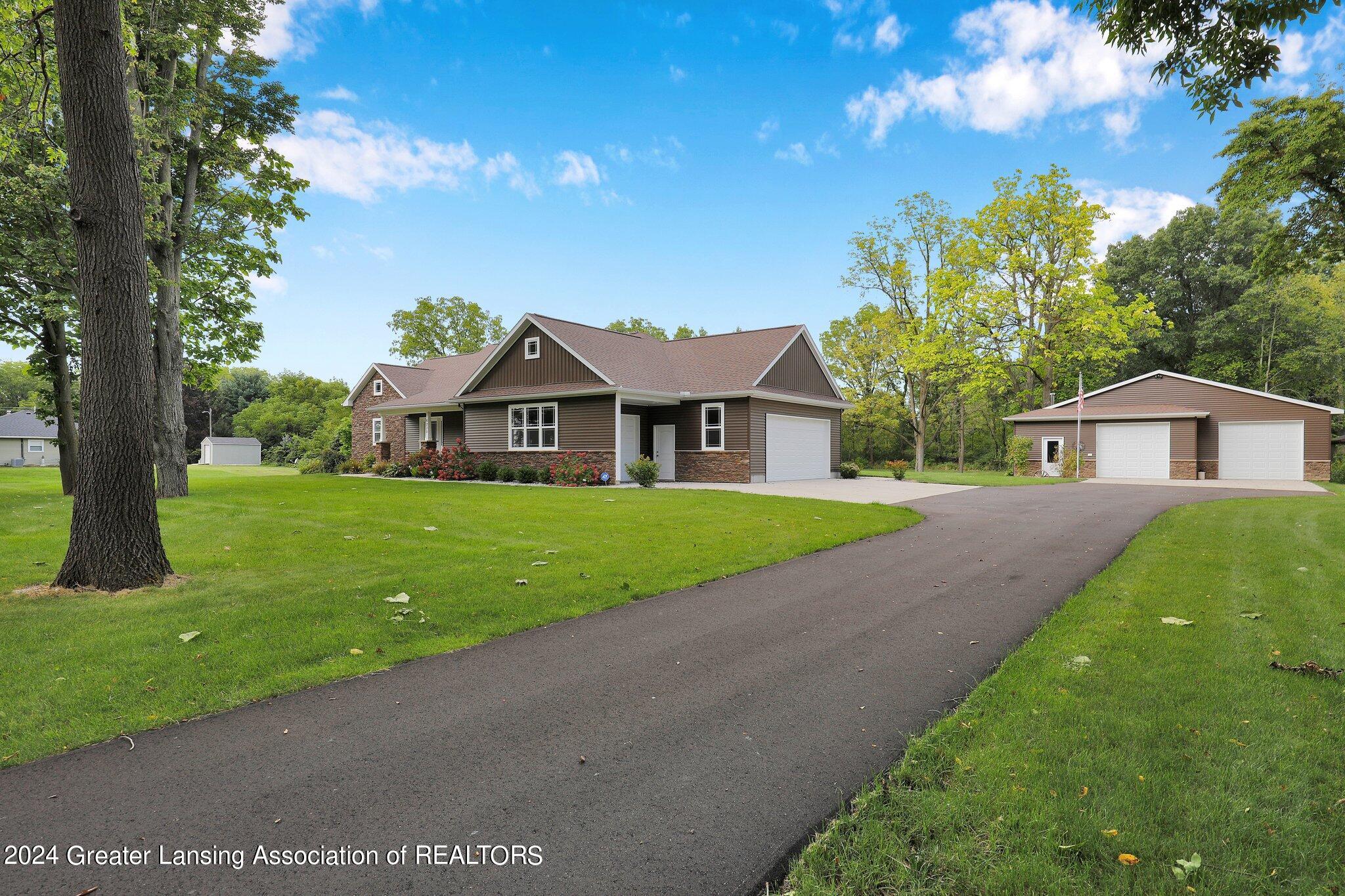 6235 E Round Lake Road