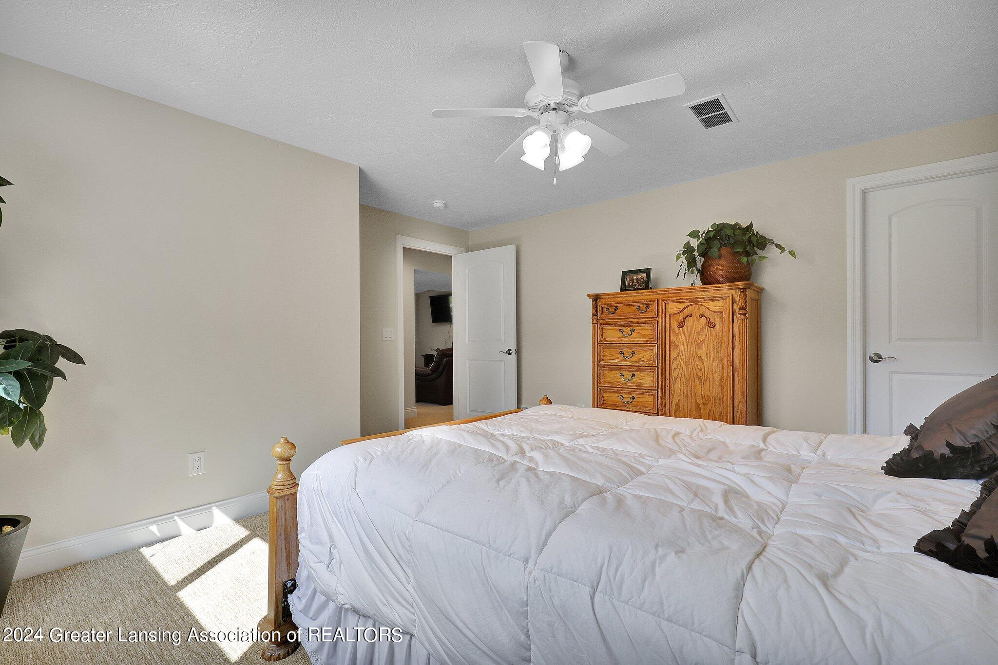 6235 E Round Lake Road