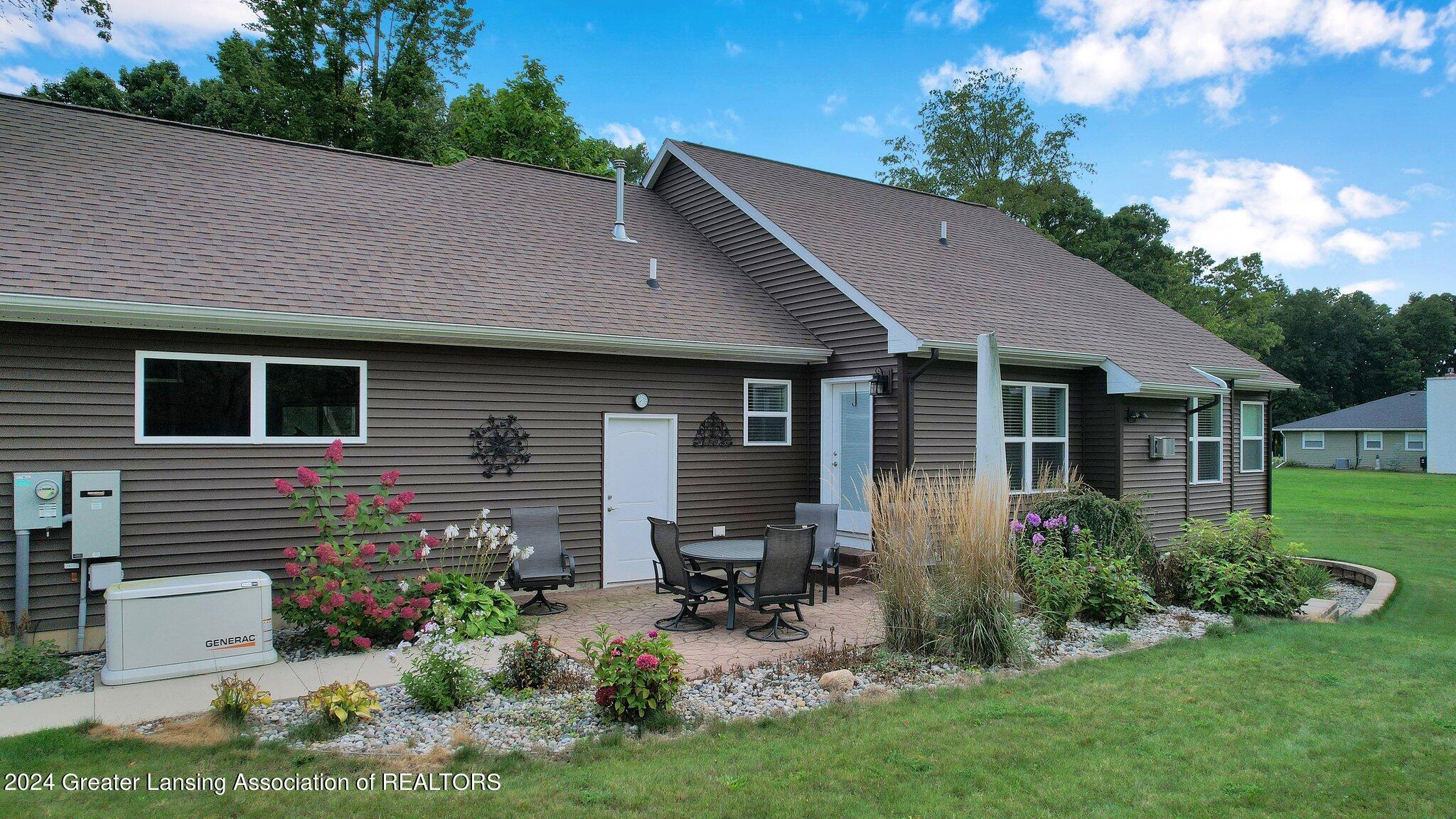 6235 E Round Lake Road