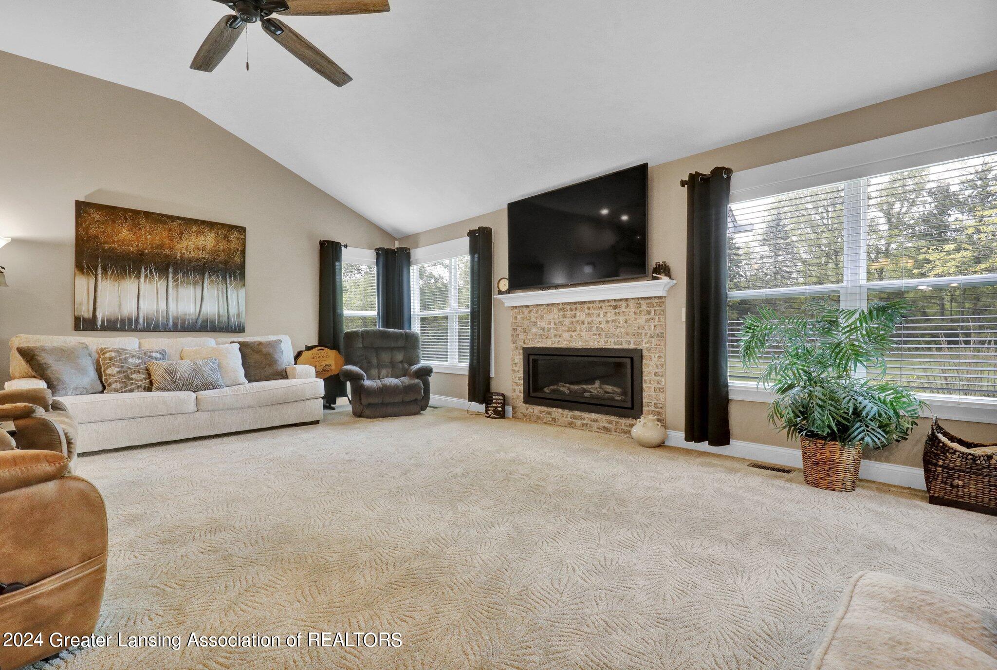 6235 E Round Lake Road