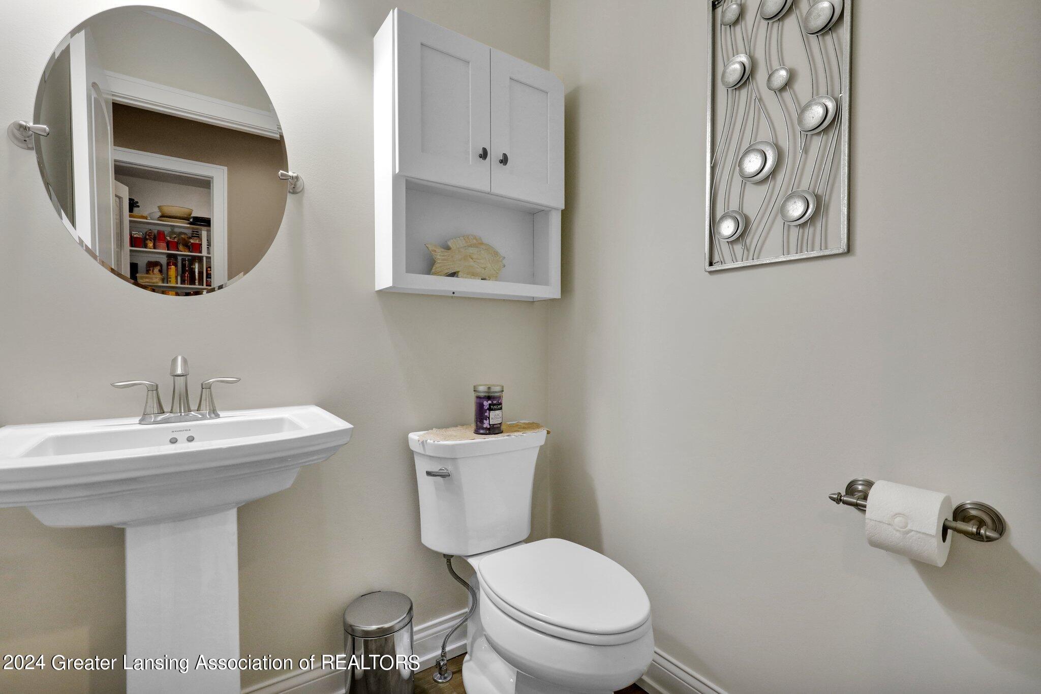 6235 E Round Lake Road