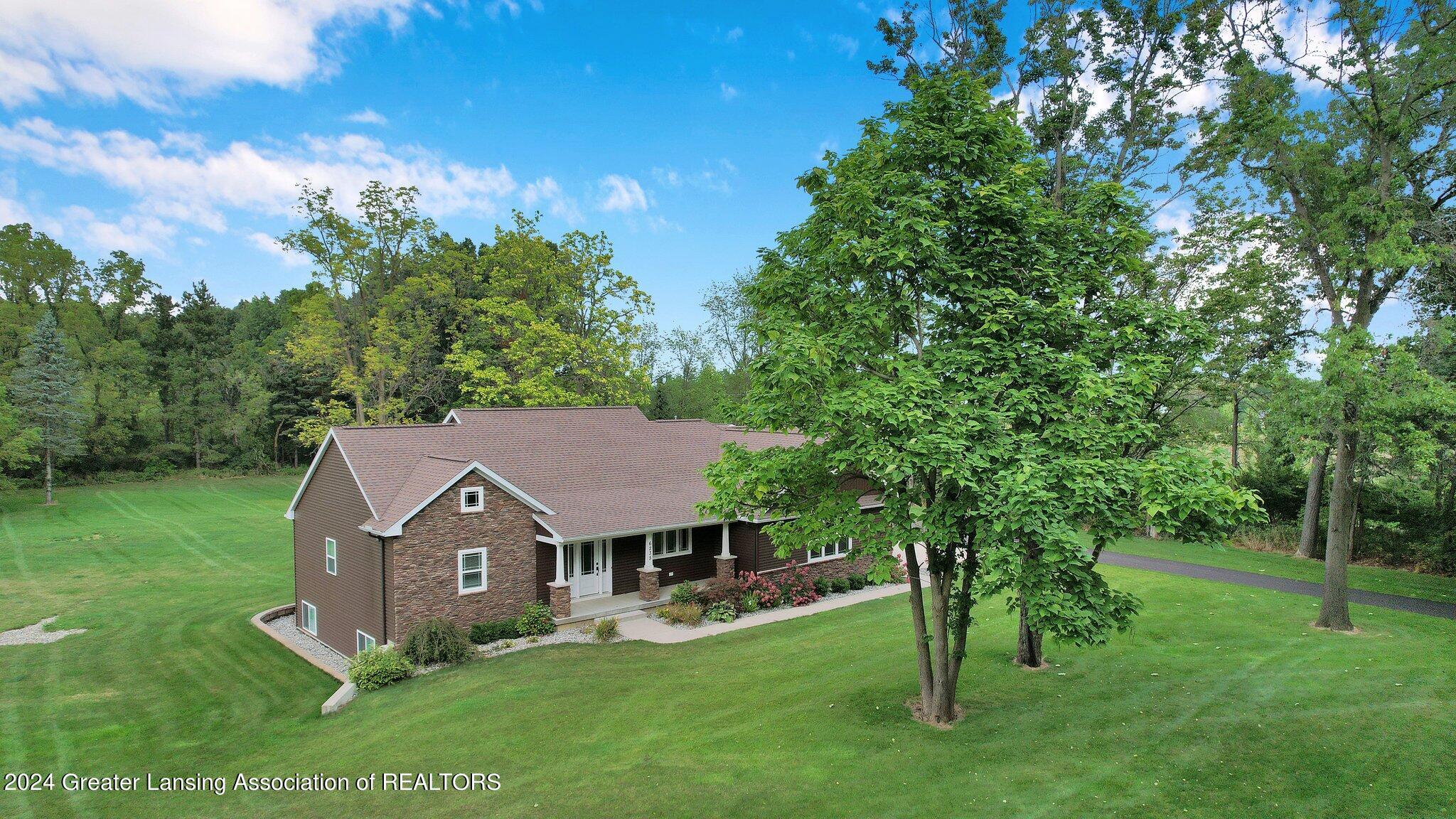 6235 E Round Lake Road