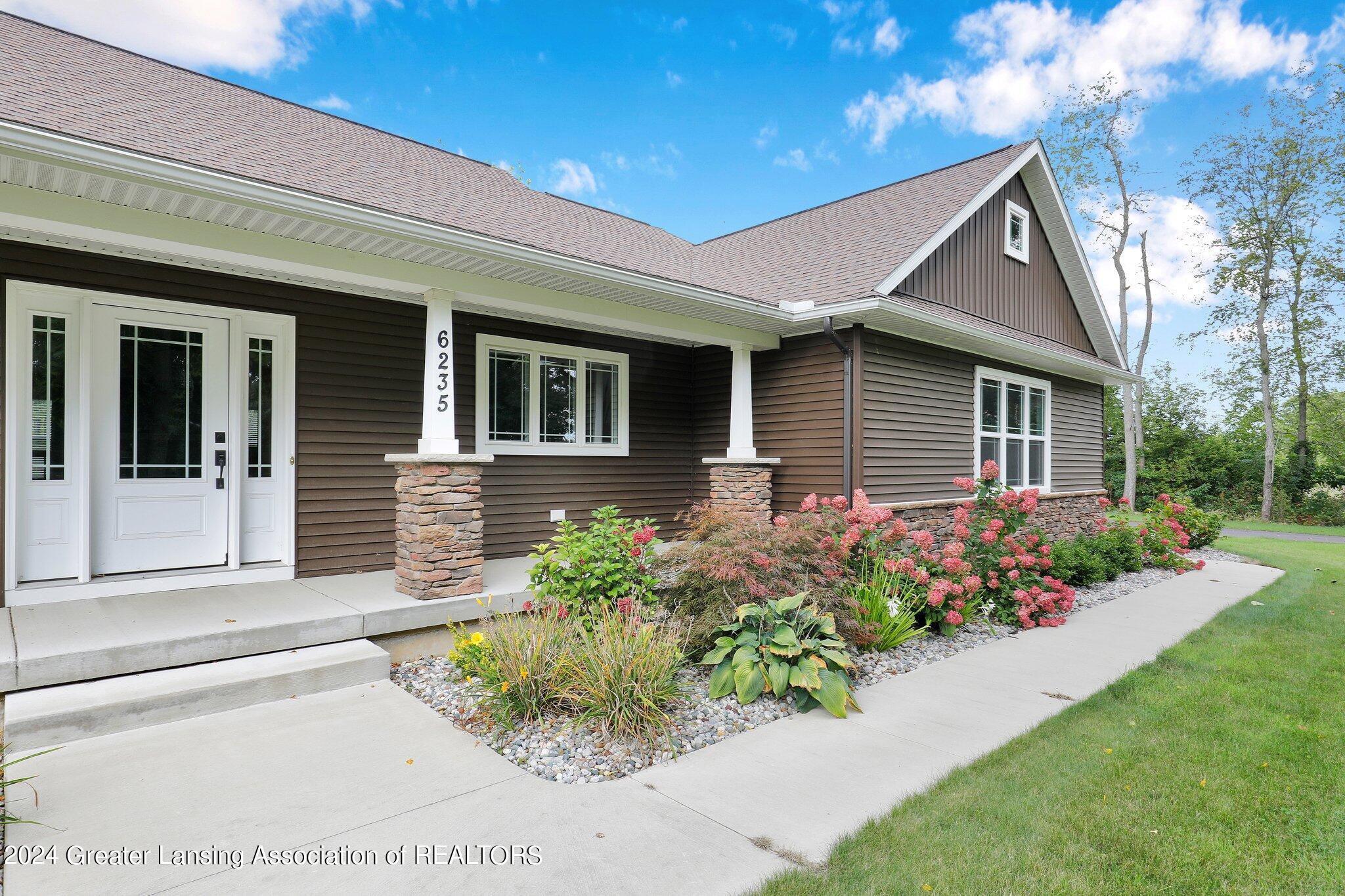 6235 E Round Lake Road