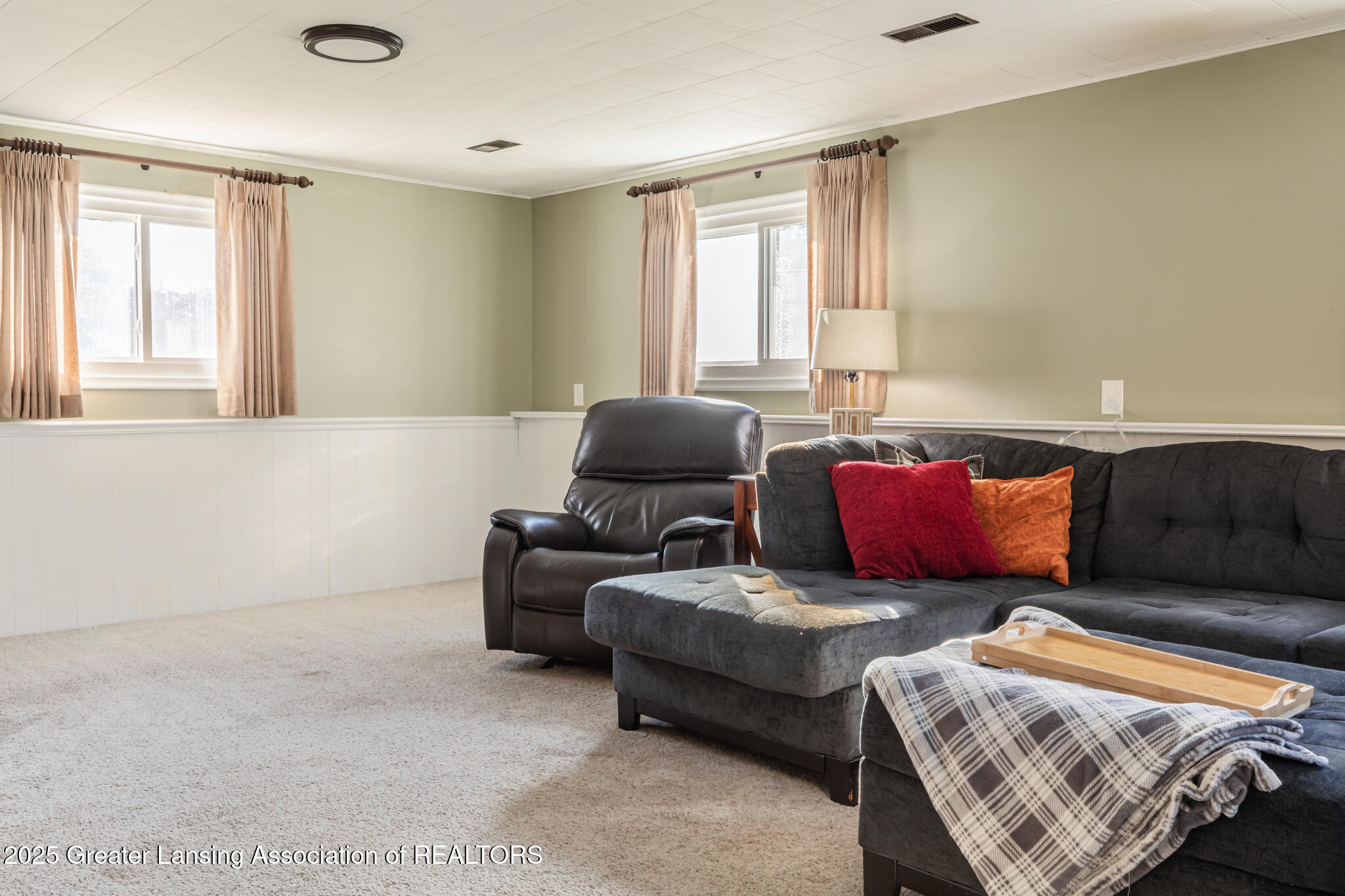 29 E Oliver Drive