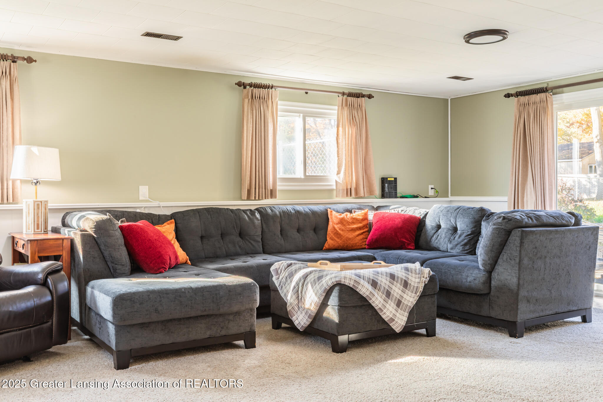 29 E Oliver Drive