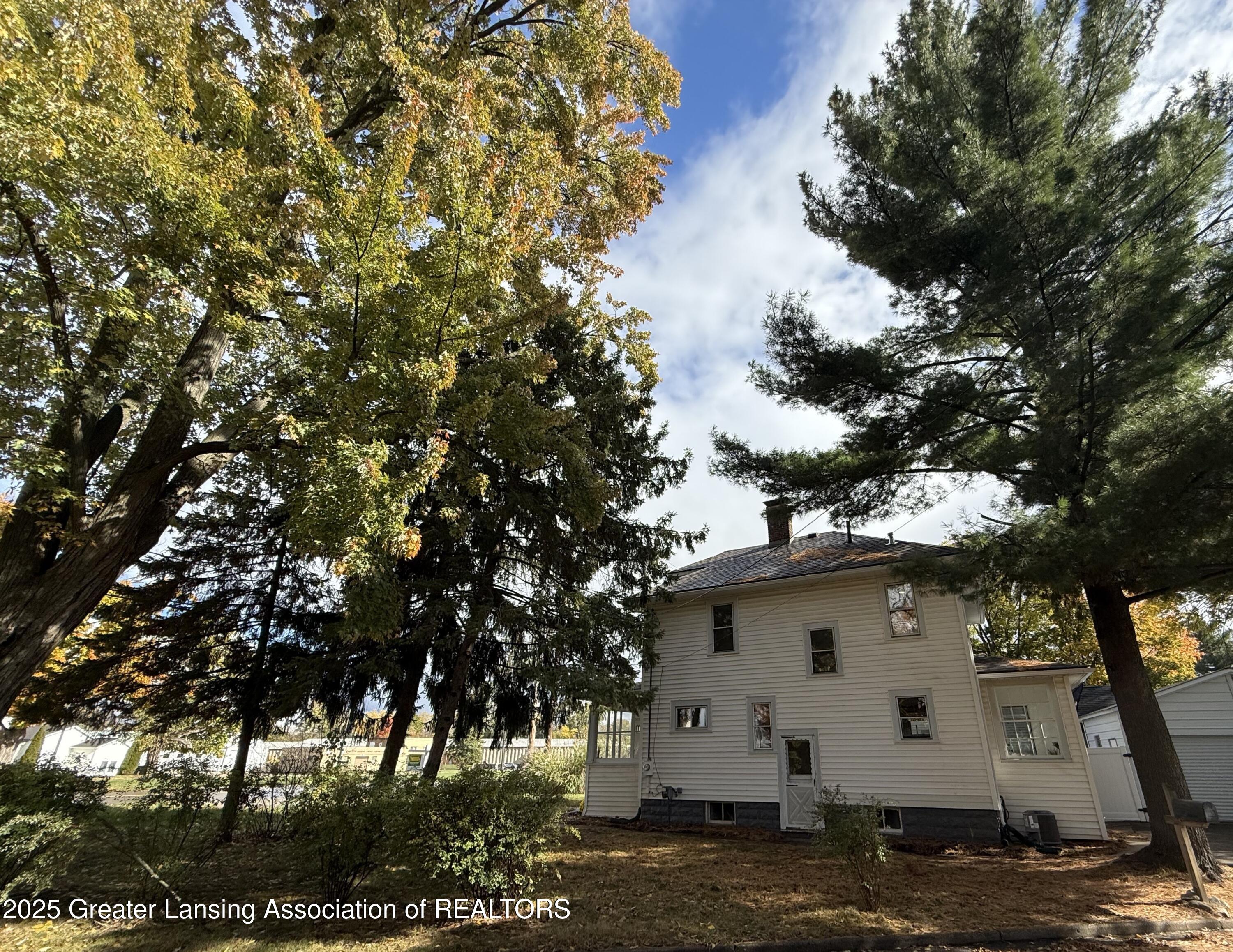 2341 N Grand River Avenue
