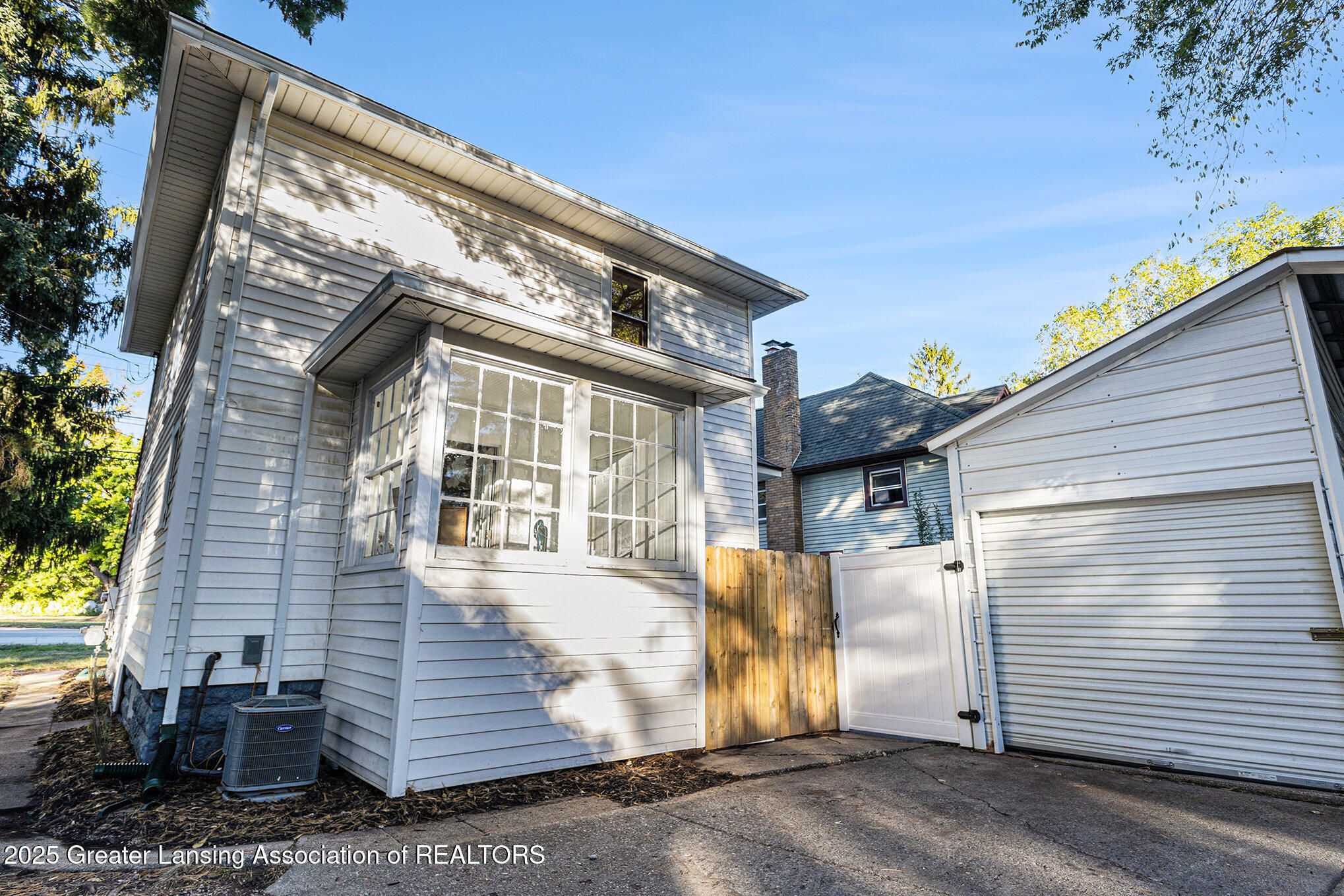 2341 N Grand River Avenue
