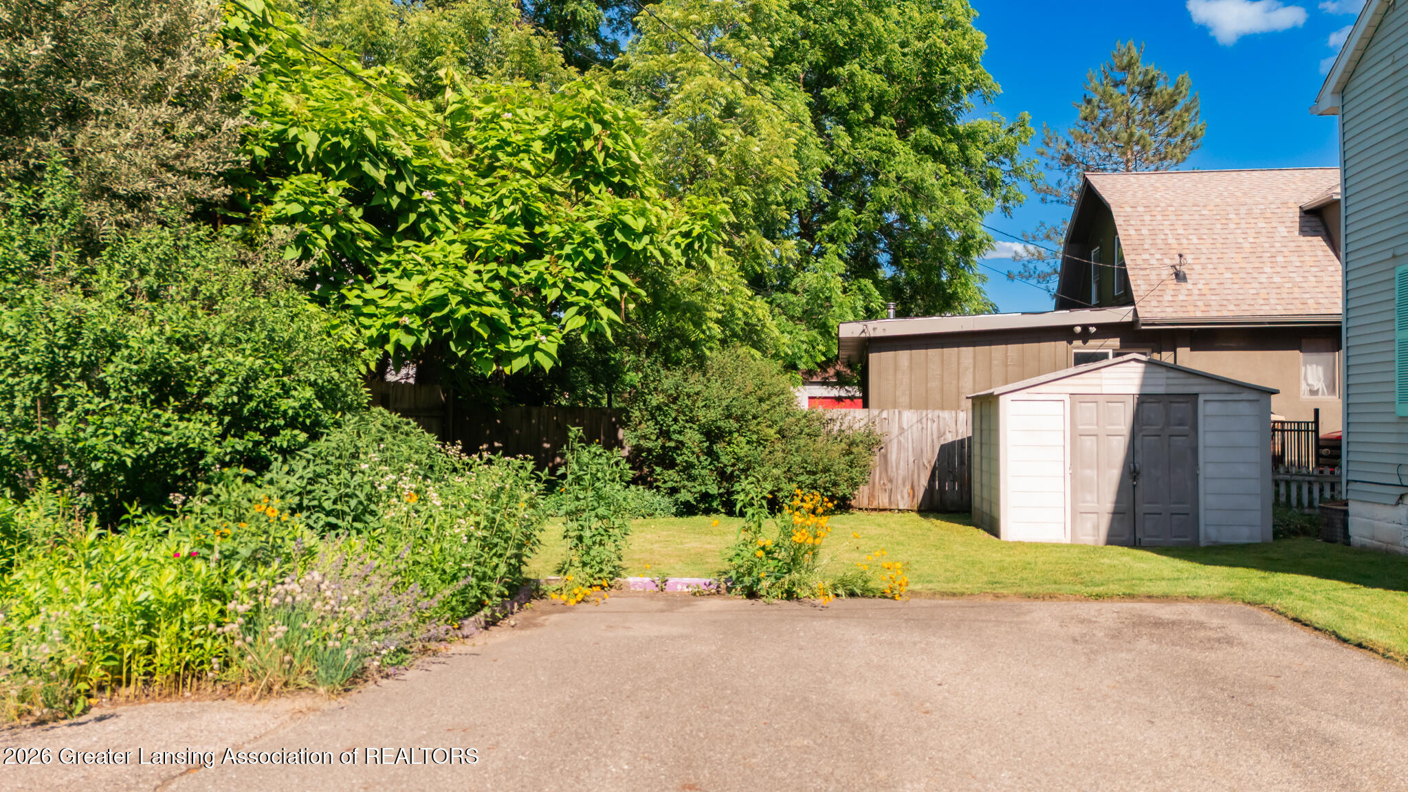 505 E Grand River Avenue