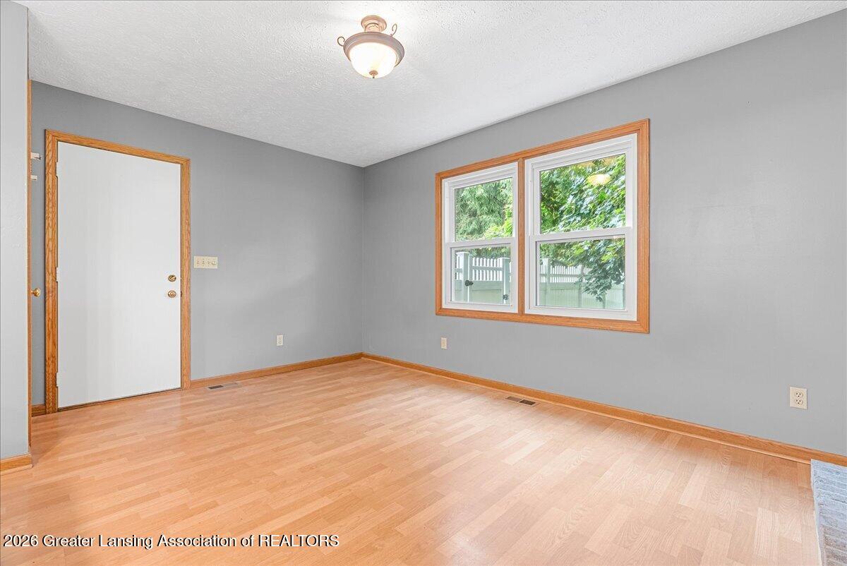 3445 Dorothy Lane