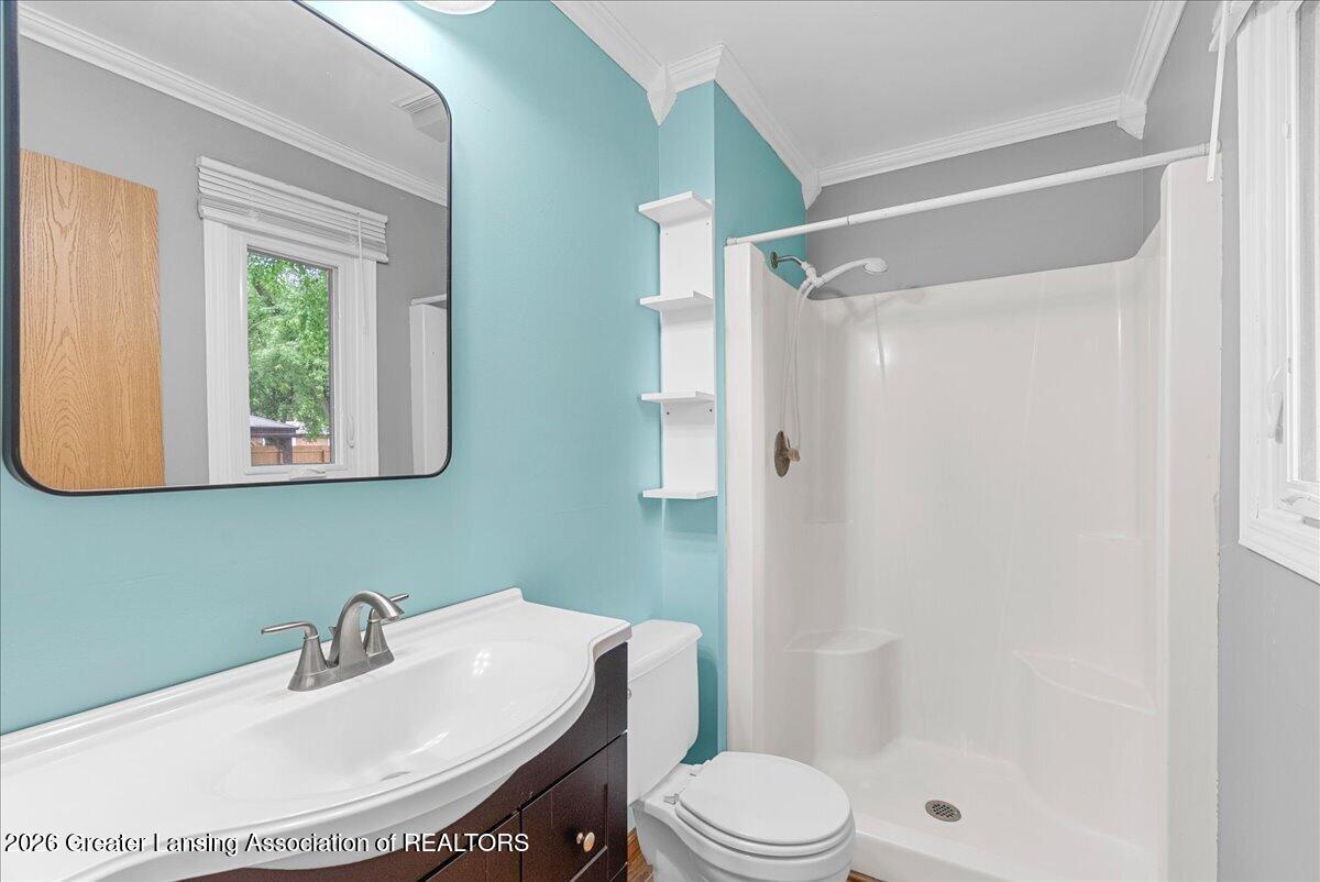 3445 Dorothy Lane