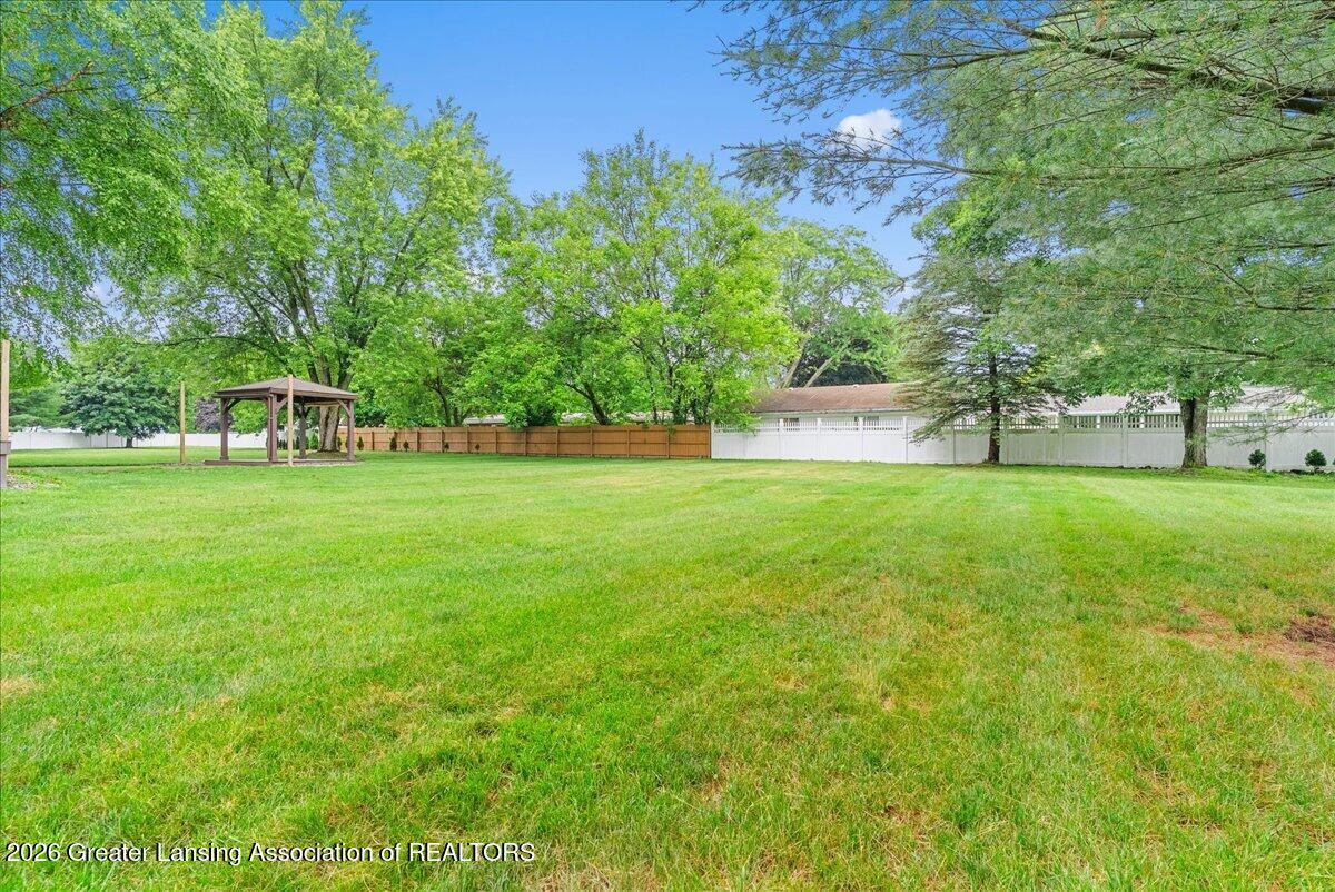 3445 Dorothy Lane