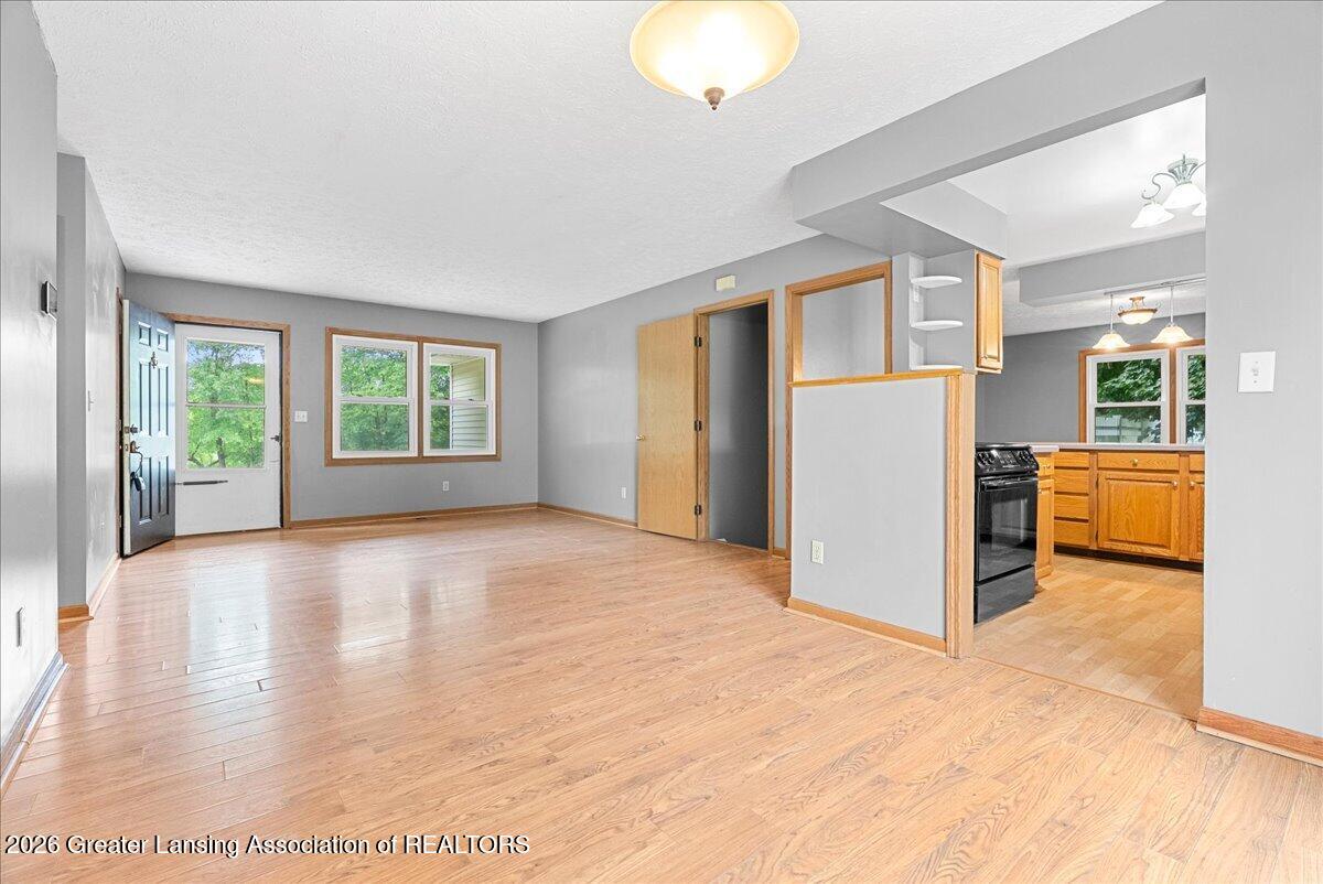3445 Dorothy Lane