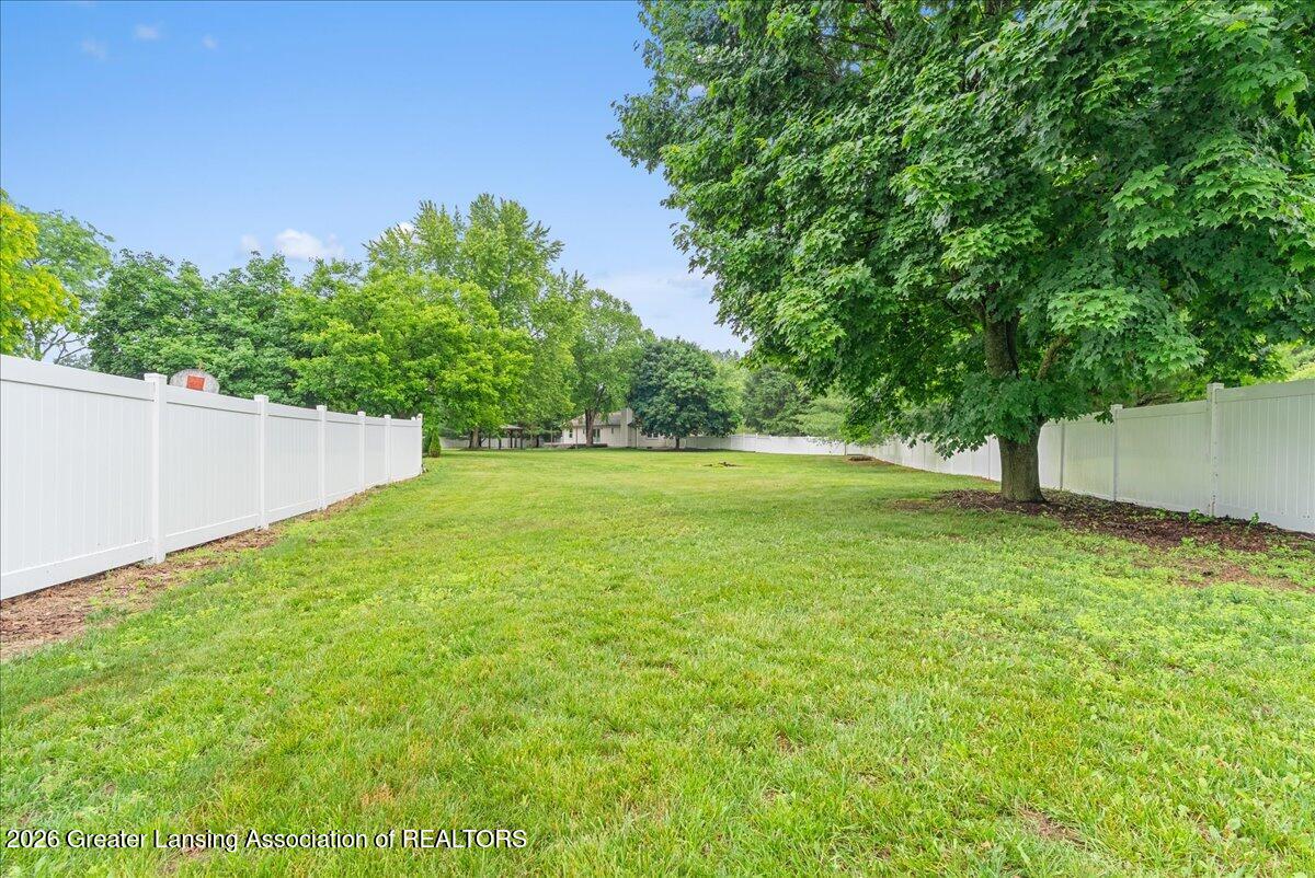 3445 Dorothy Lane