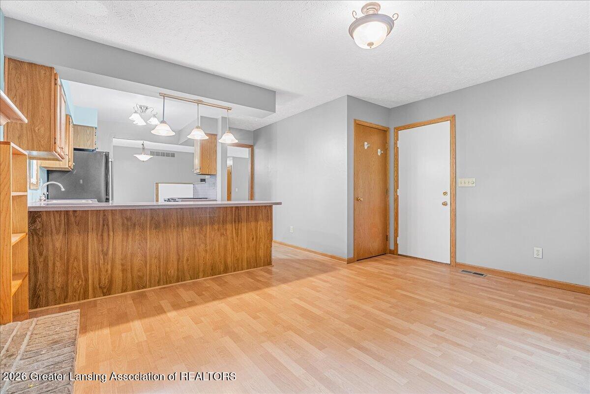 3445 Dorothy Lane