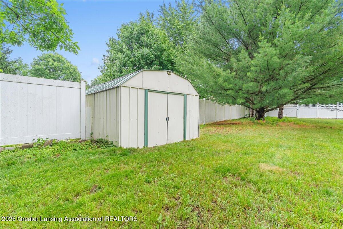 3445 Dorothy Lane