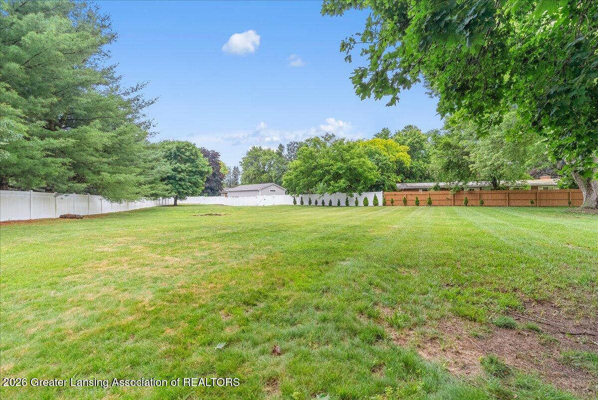 3445 Dorothy Lane