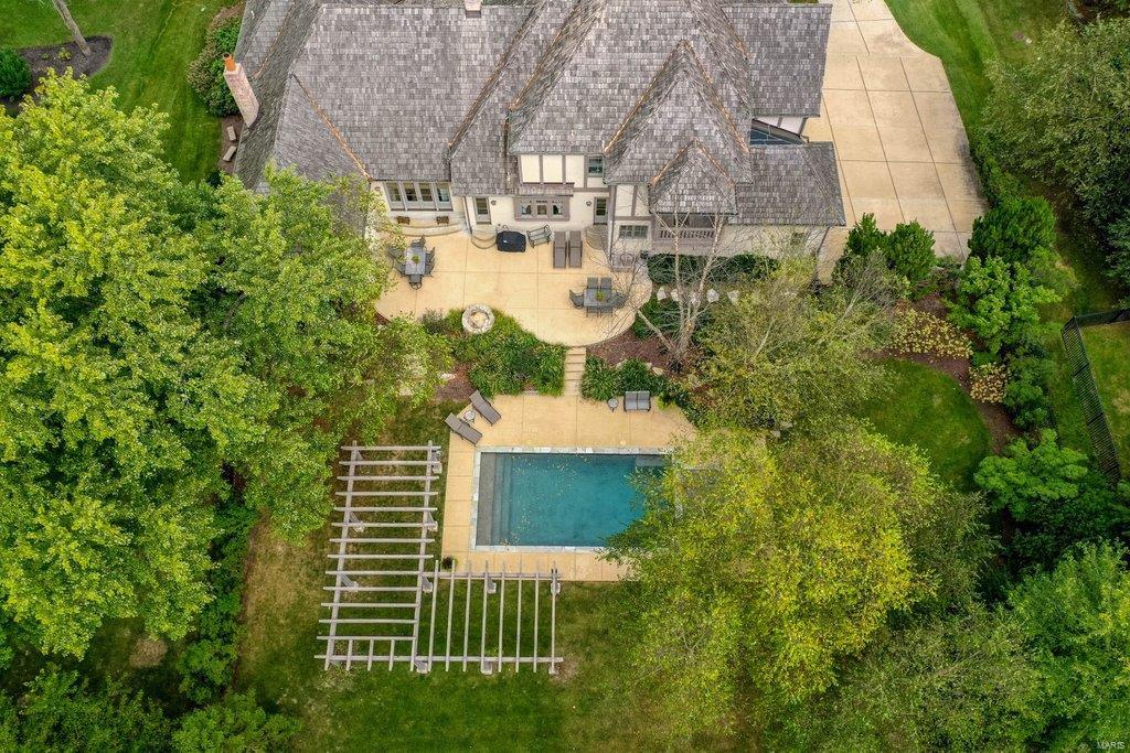 13 Ridgecreek