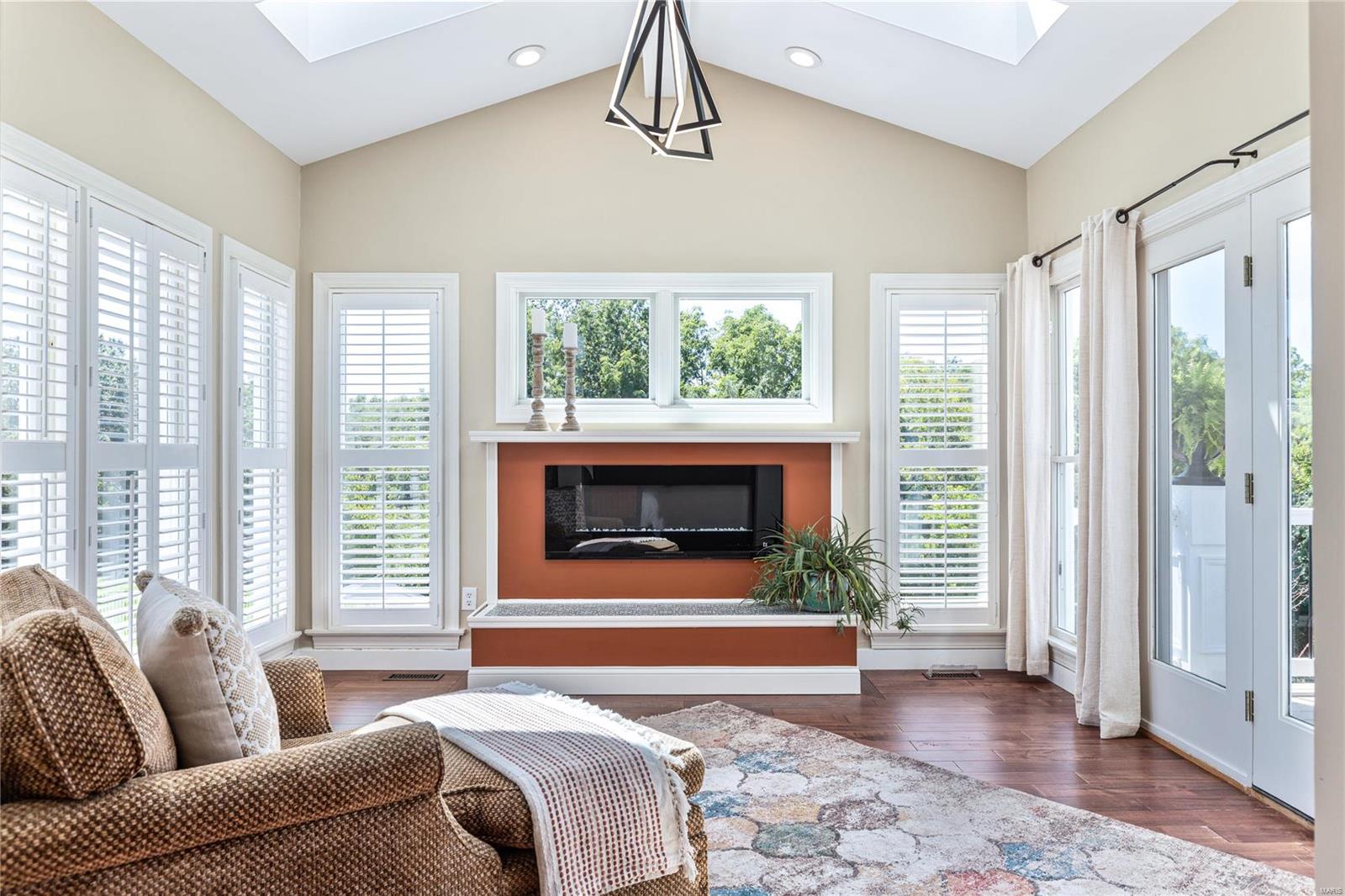 5442 Guinevere Drive