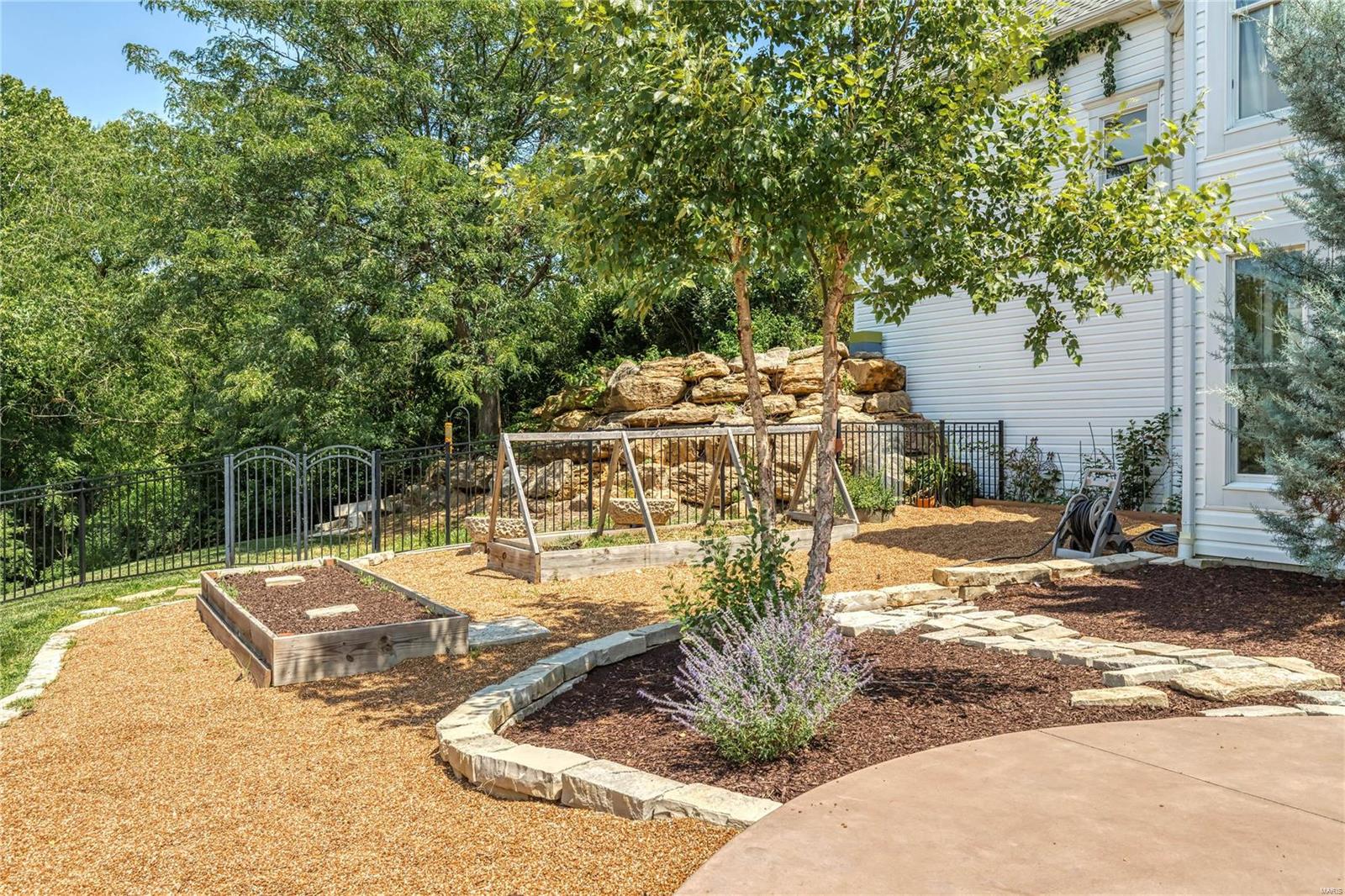 5442 Guinevere Drive