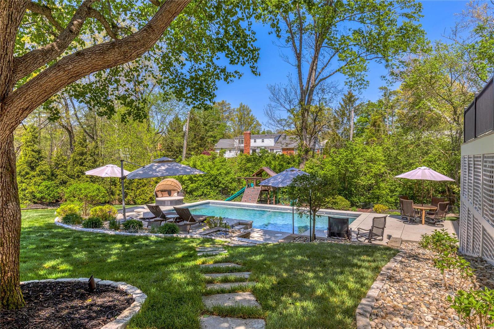 2307 N Geyer Road