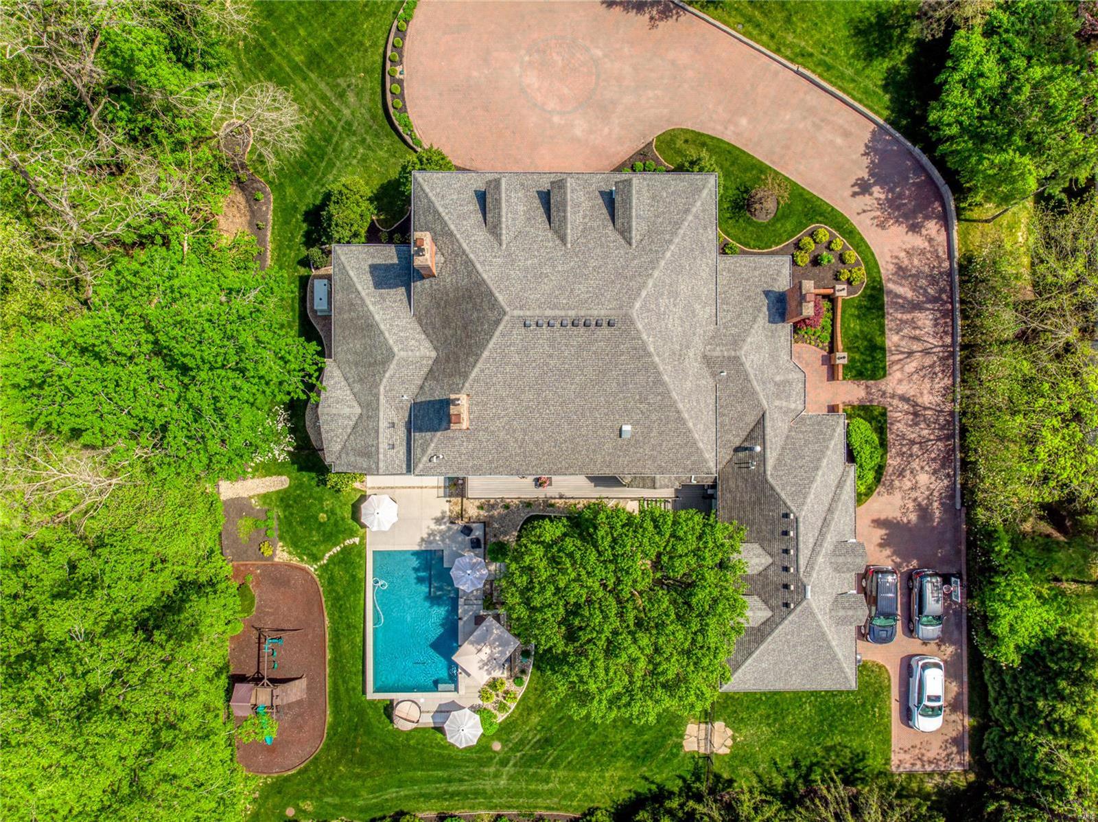 2307 N Geyer Road