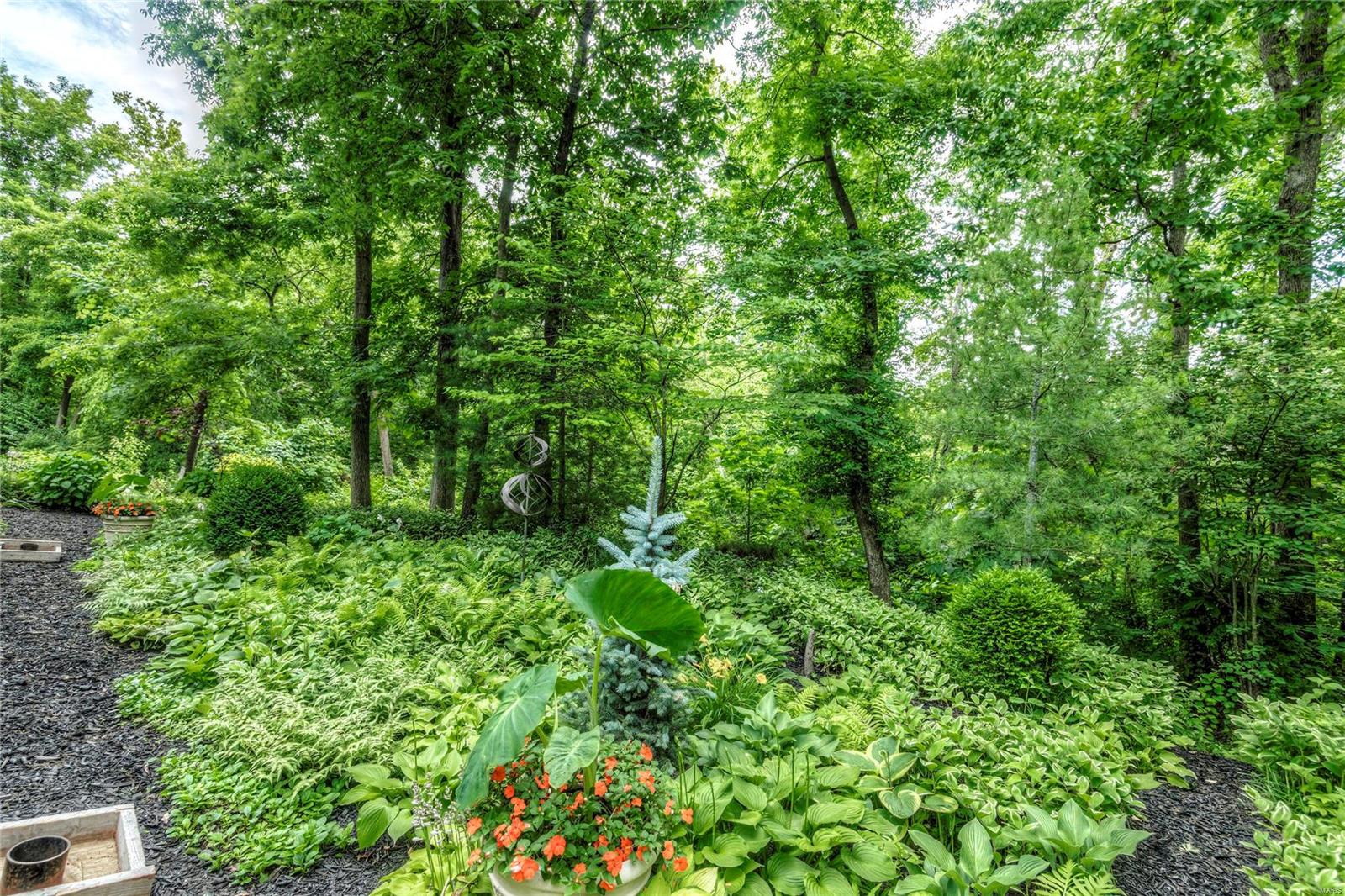 176 Woodland Place Court