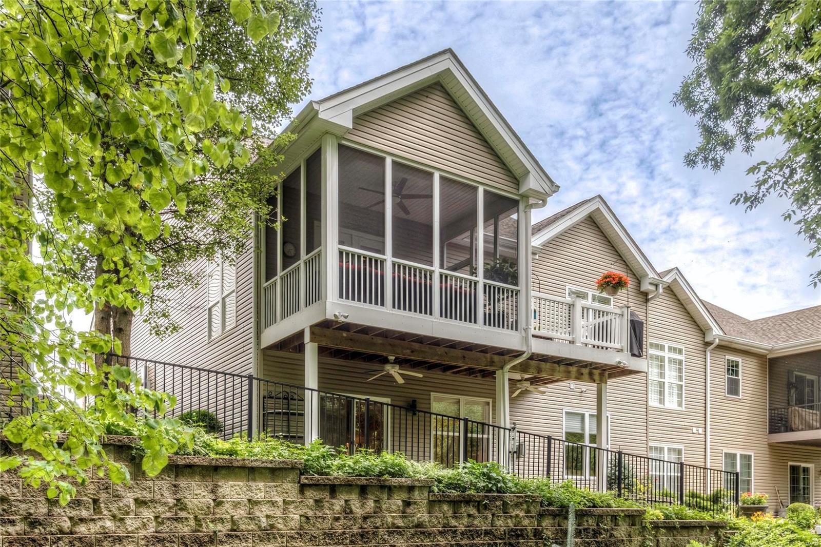 176 Woodland Place Court