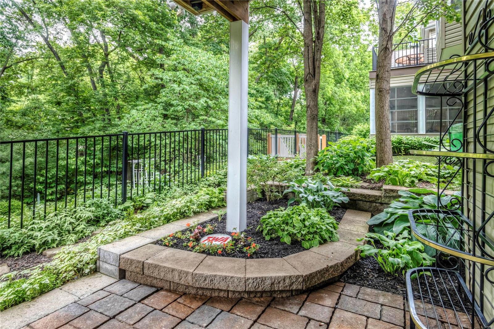 176 Woodland Place Court