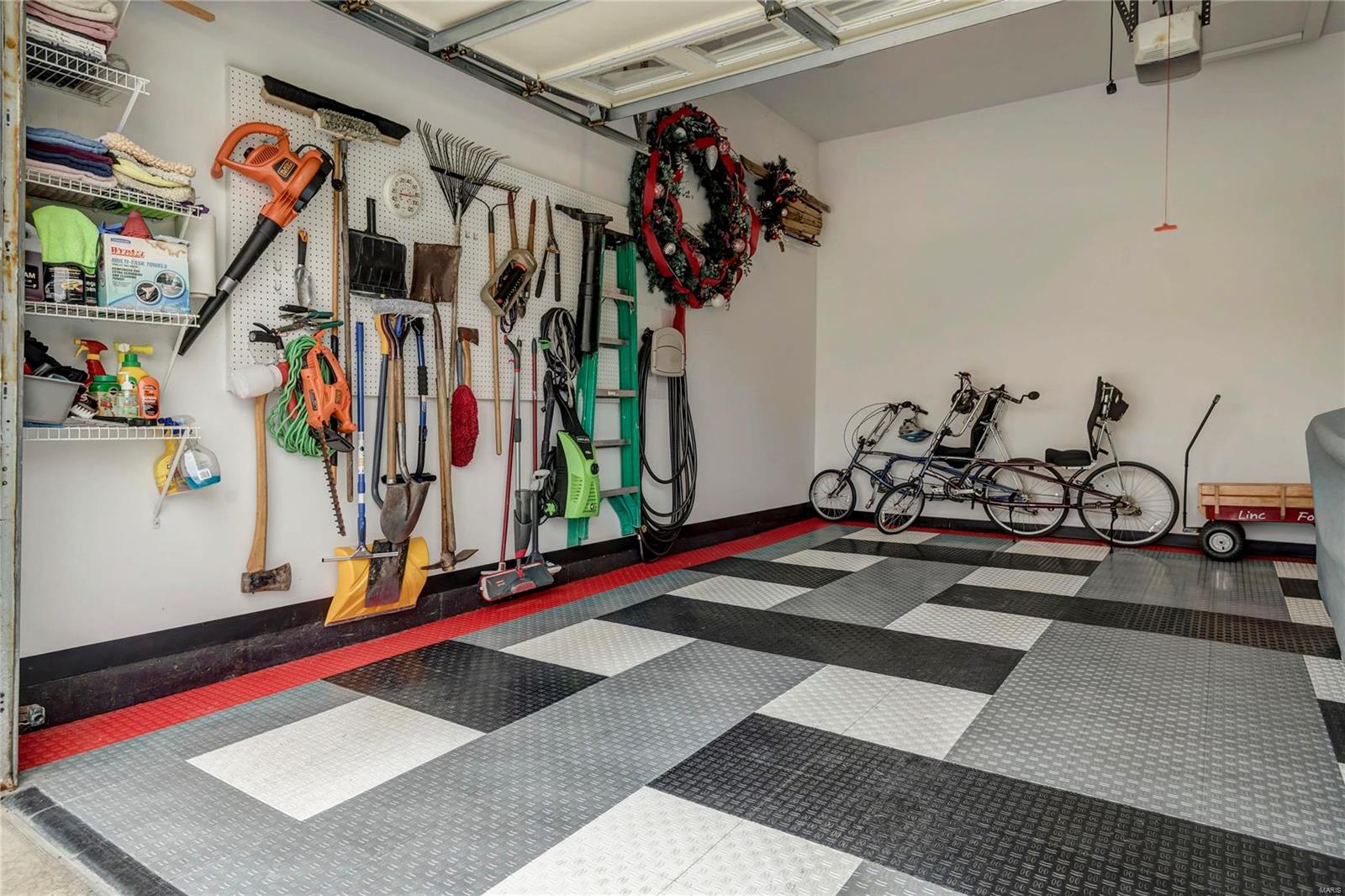 176 Woodland Place Court